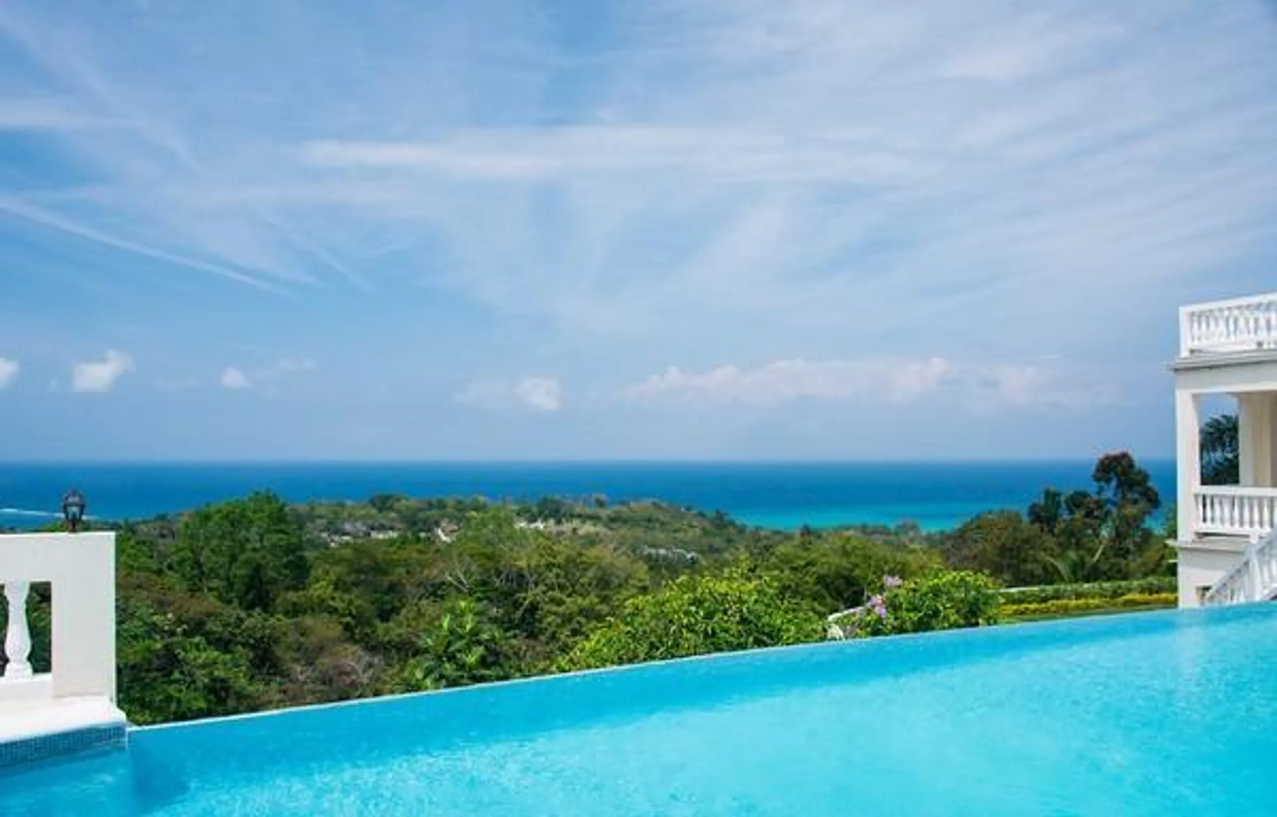 Breathtaking Montego Bay Estate with Private Pool, Basketball Court, and Outdoor Play Area — photograph 2
