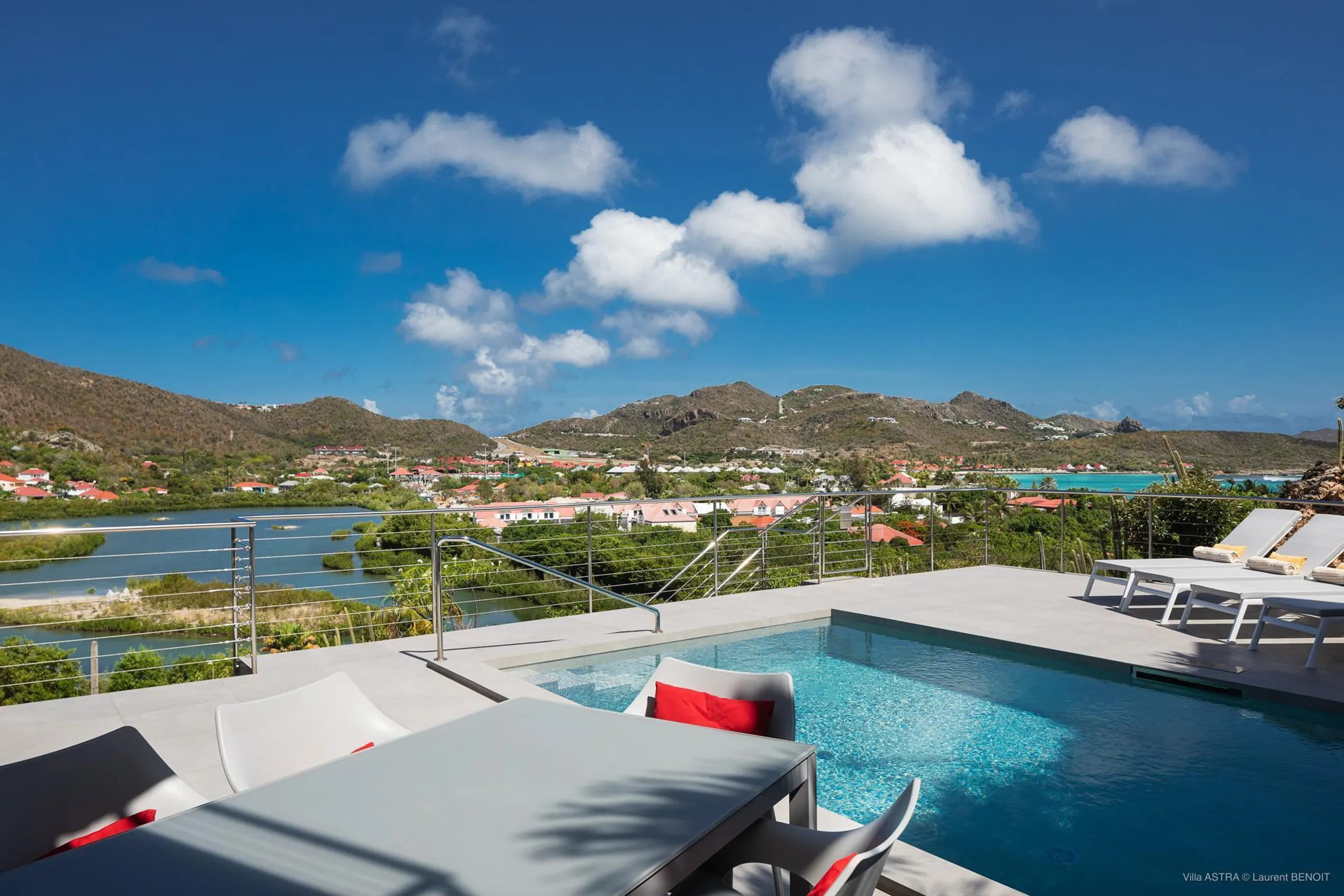 Stylish St. Jean Seaside Retreat with Private Pool and Zen Garden, St Jean Beach