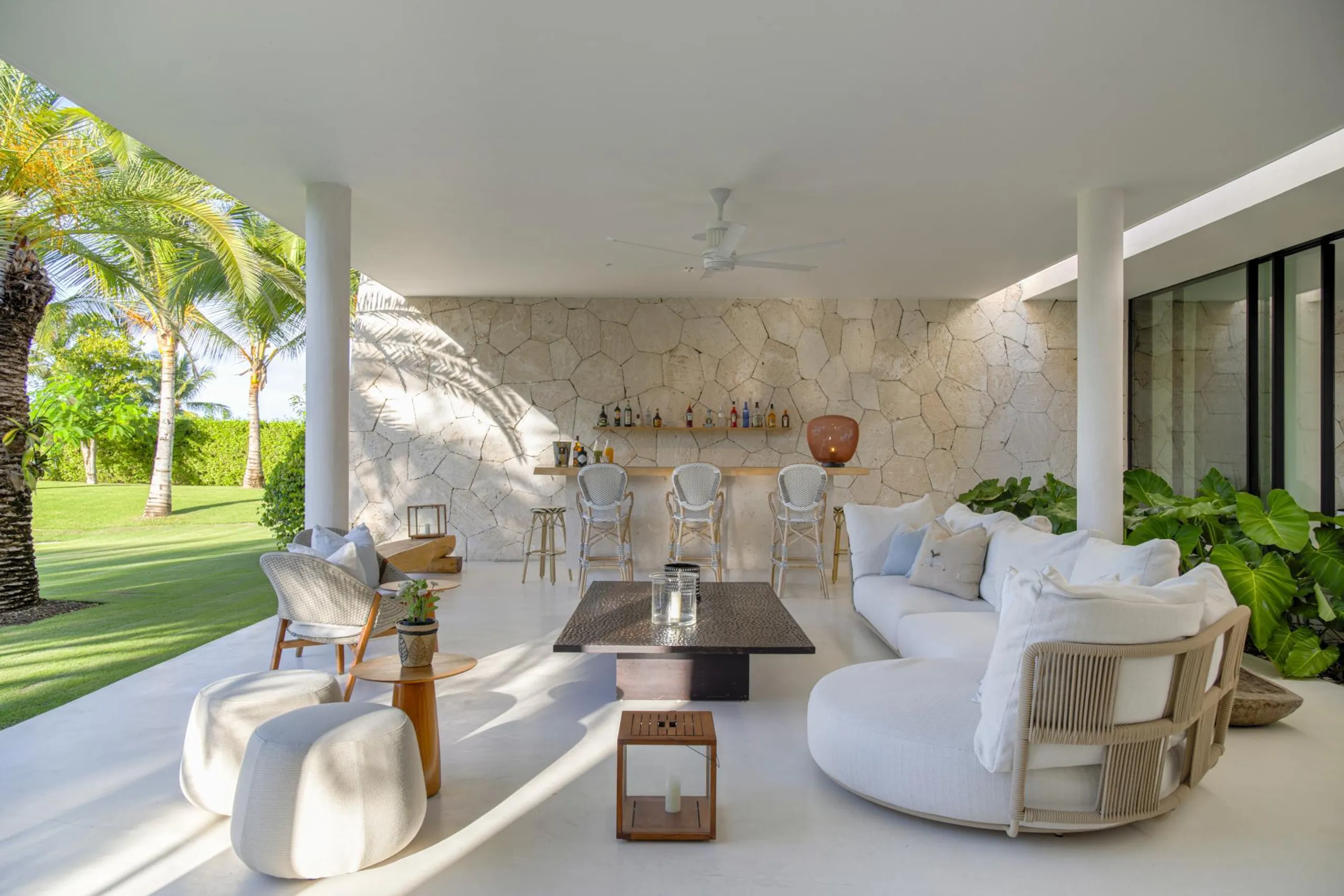 Exquisite Villa with Private Pool Overlooking the 10th Hole of Corales Golf Course — photograph 5