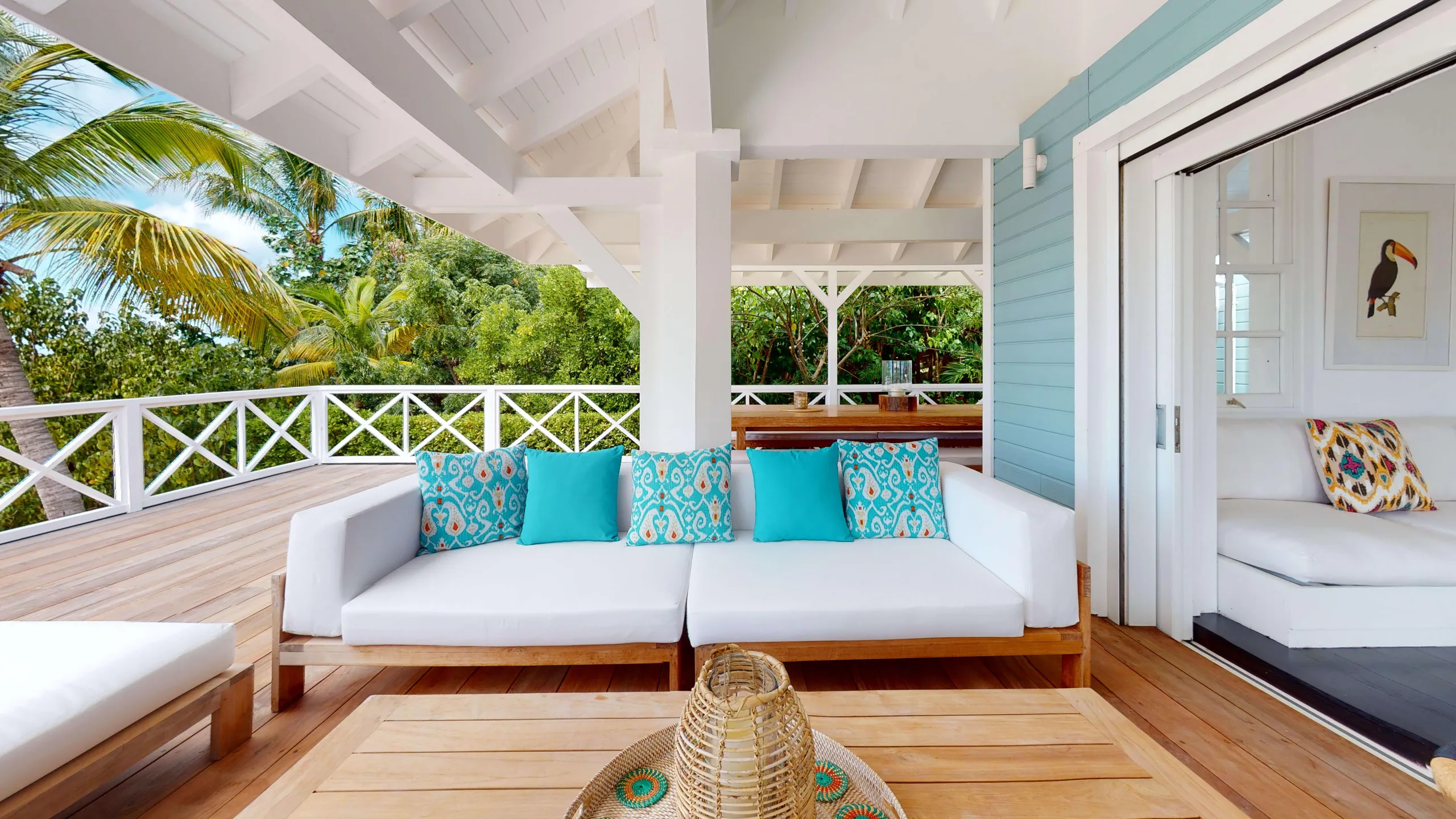 Tropical Hillside Villa with Private Pool and Incredible Views — photograph 2