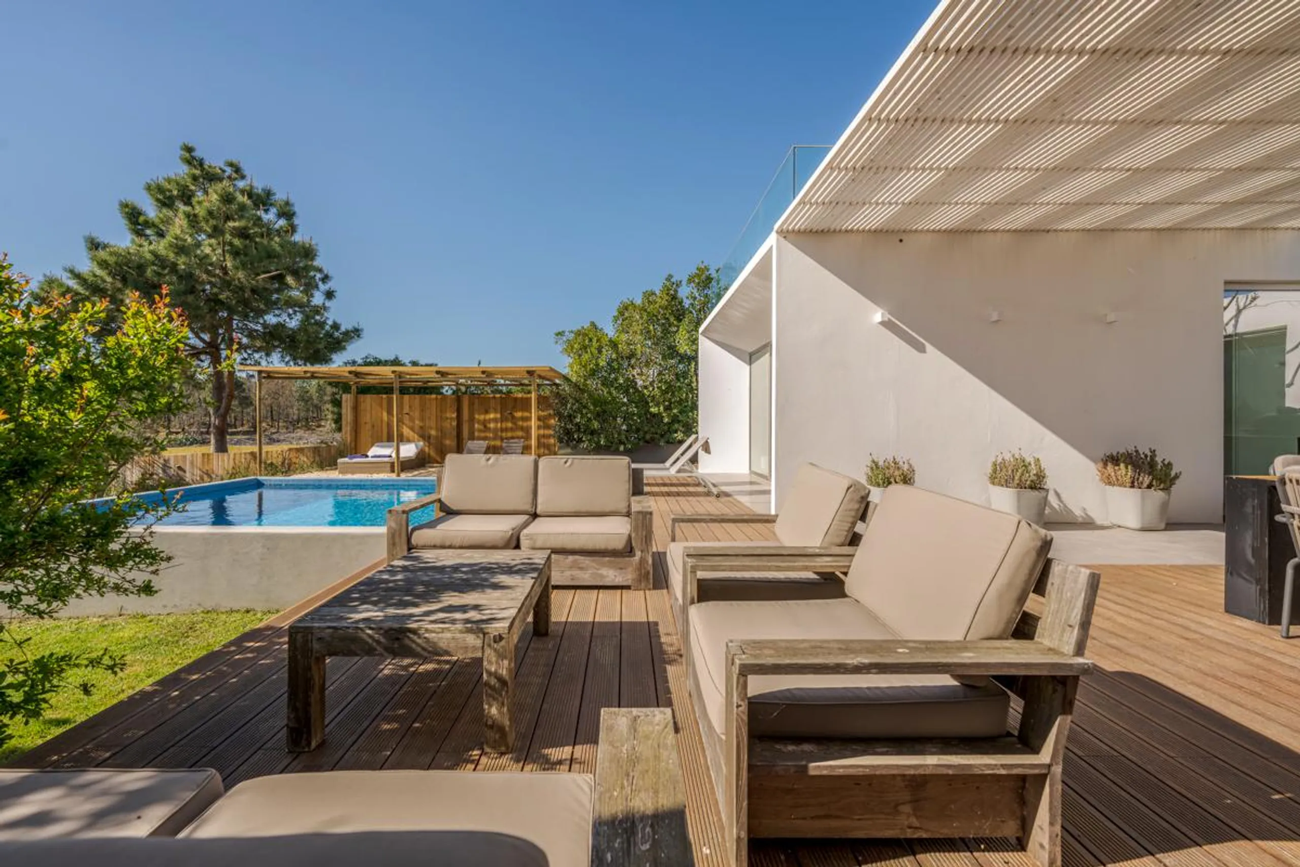 Captivating Modern Villa with Swimming Pool and Awe-Inspiring Views — photograph 11