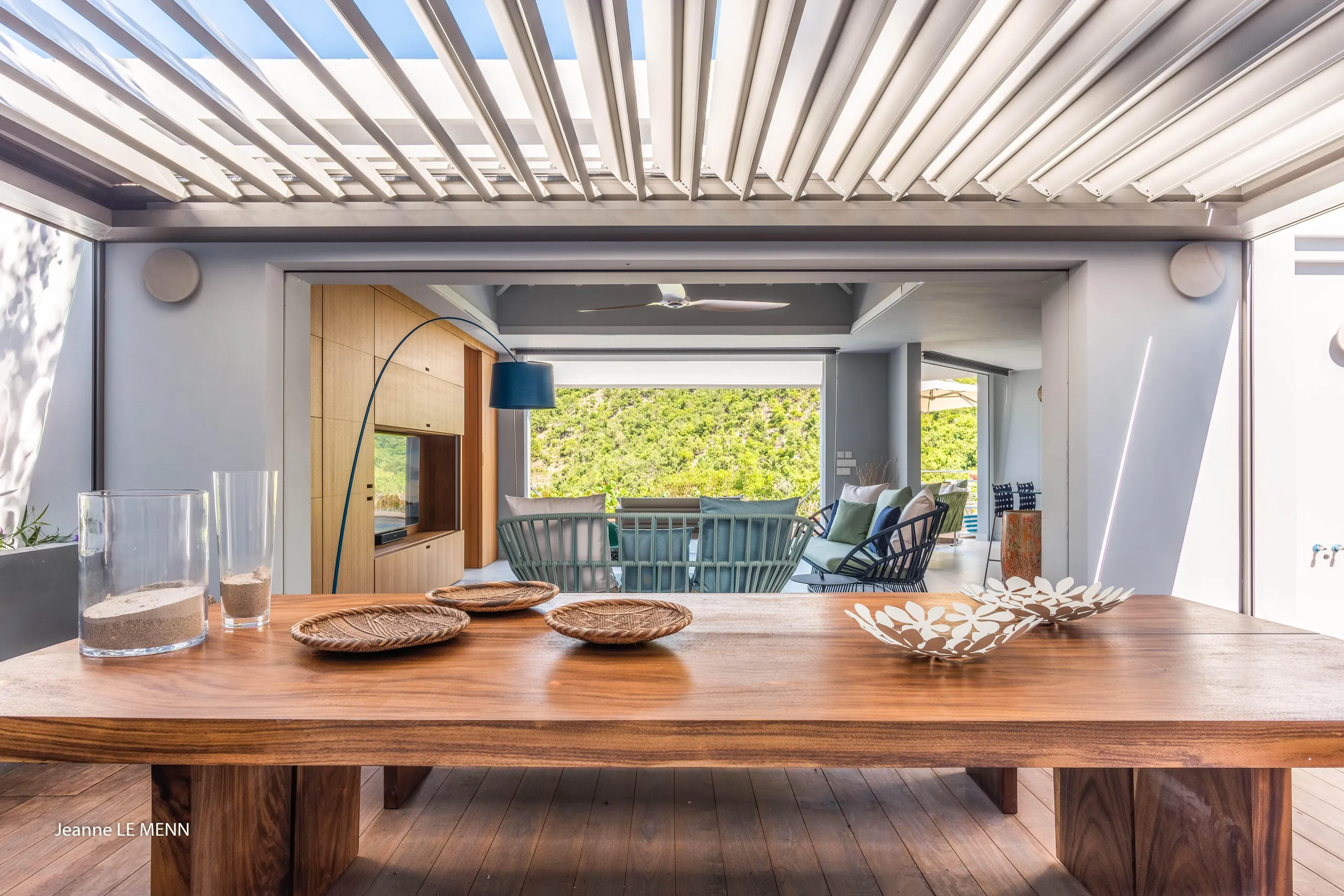 Refined Seaview Villa with Private Pool — photograph 11