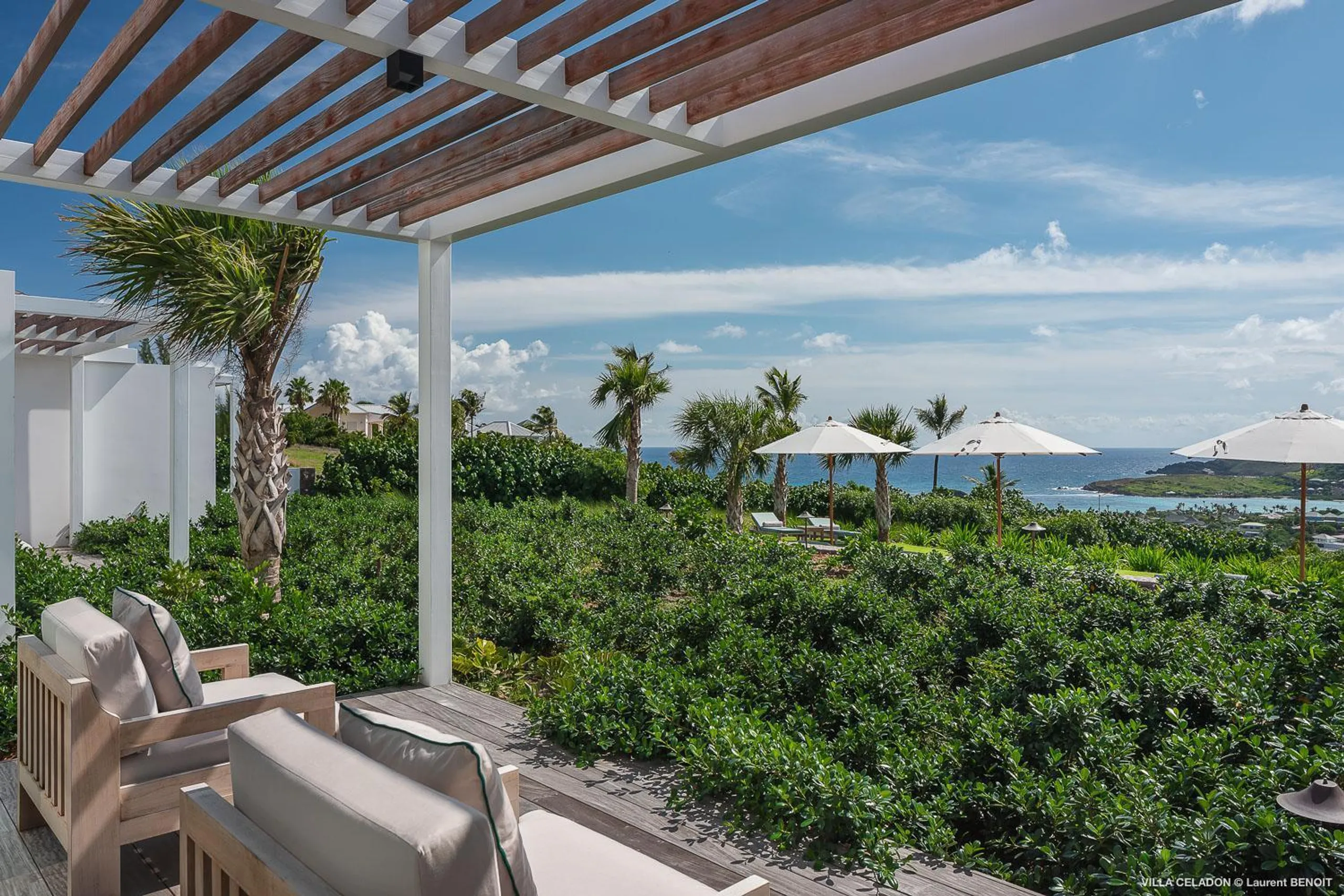 Opulent Oceanview Villa with Private Pool and Gazebo — photograph 11