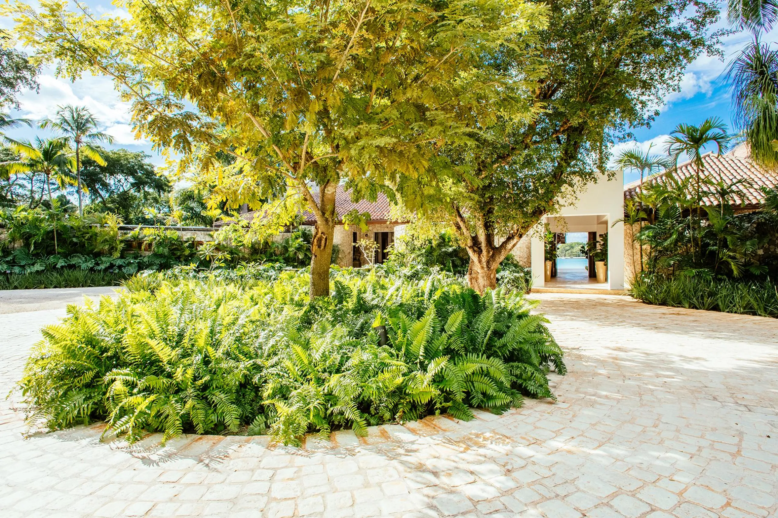 Elite Casa de Campo Sanctuary with Private Pool and Majestic Sea Views — photograph 3