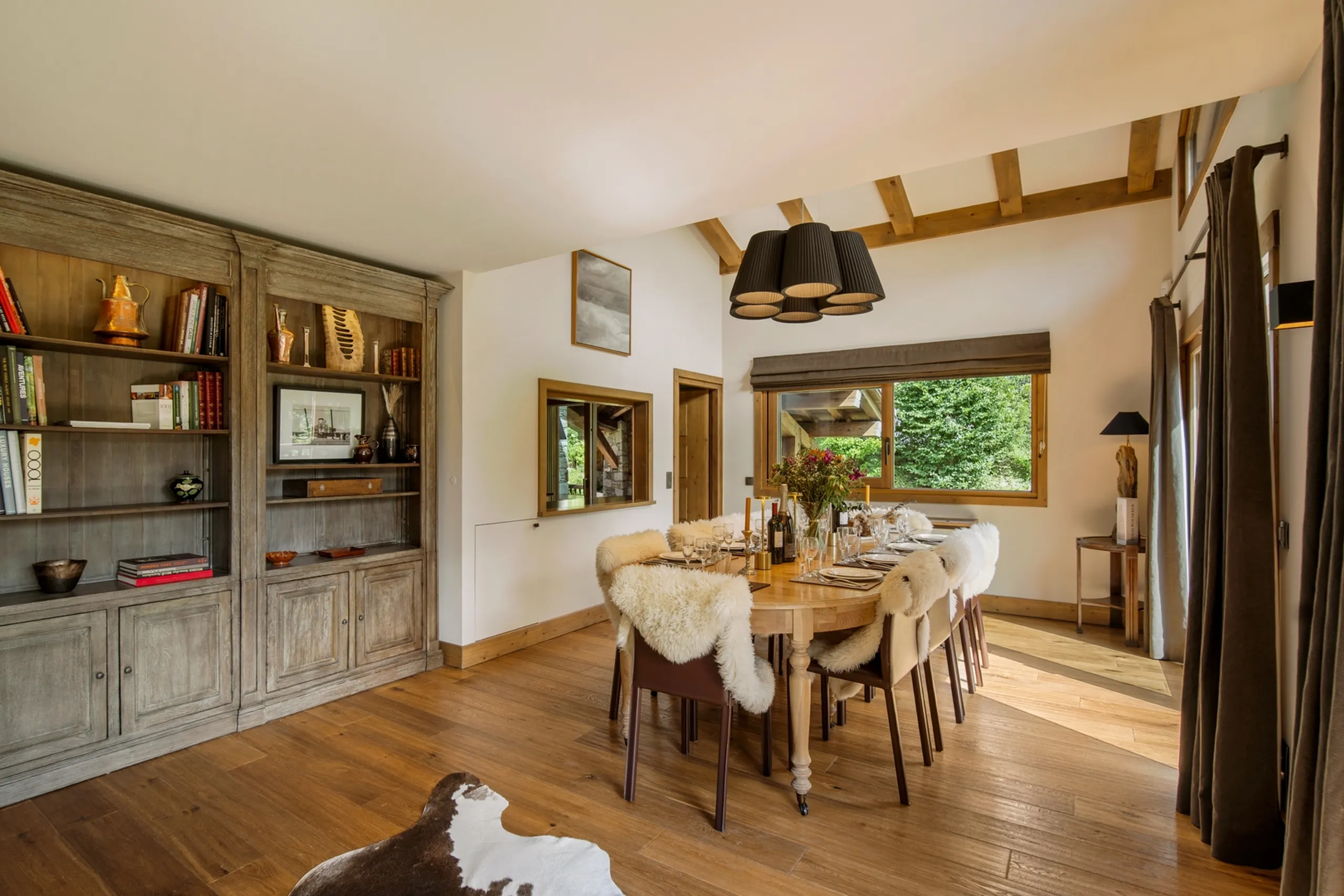 7BR Luxury Chalet with Hammam and Cinema in Megève — photograph 11