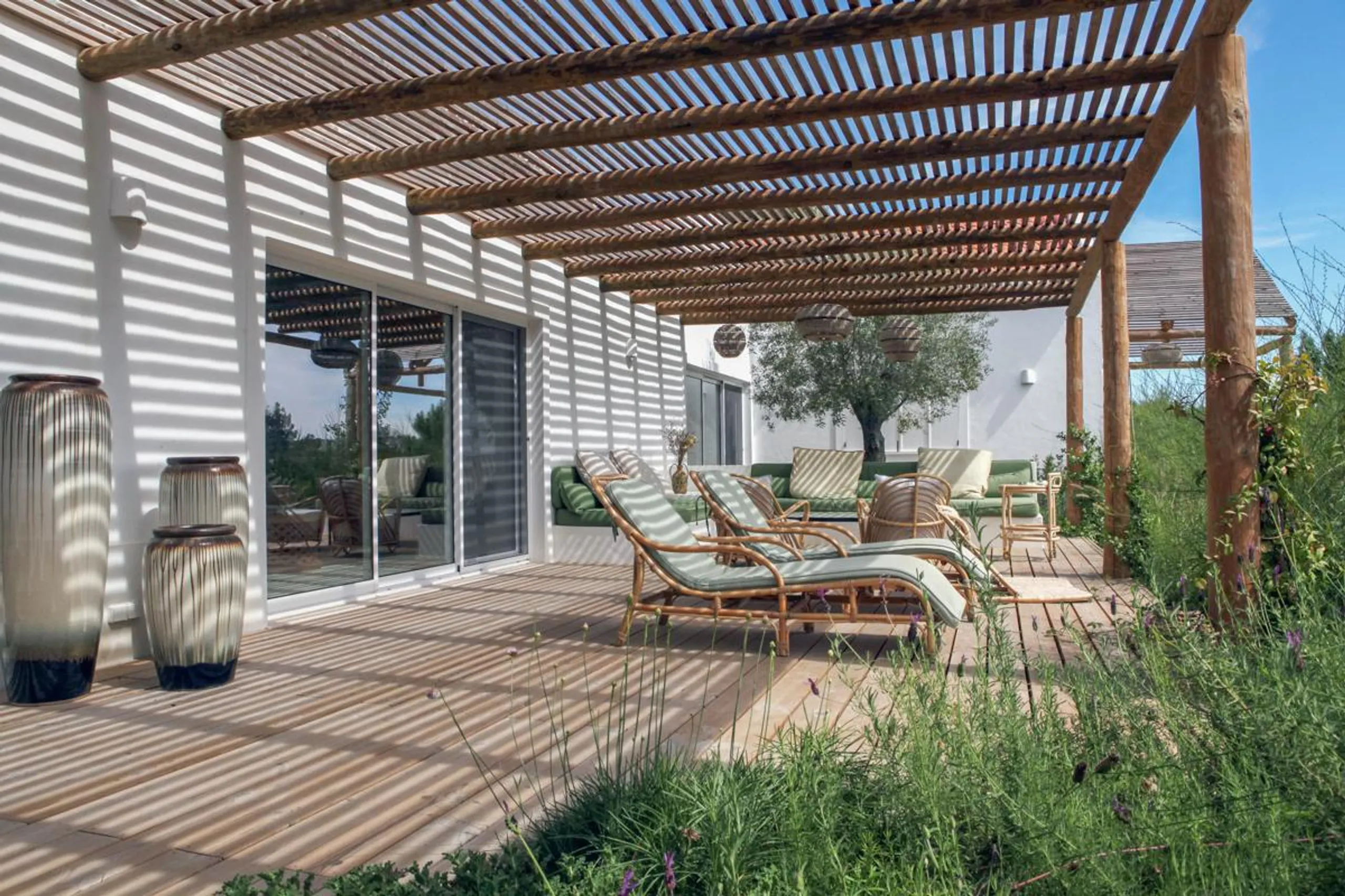 Superb 7 Bedroom Villa with Private Pool, Private Beach Access and Nature Views — photograph 10