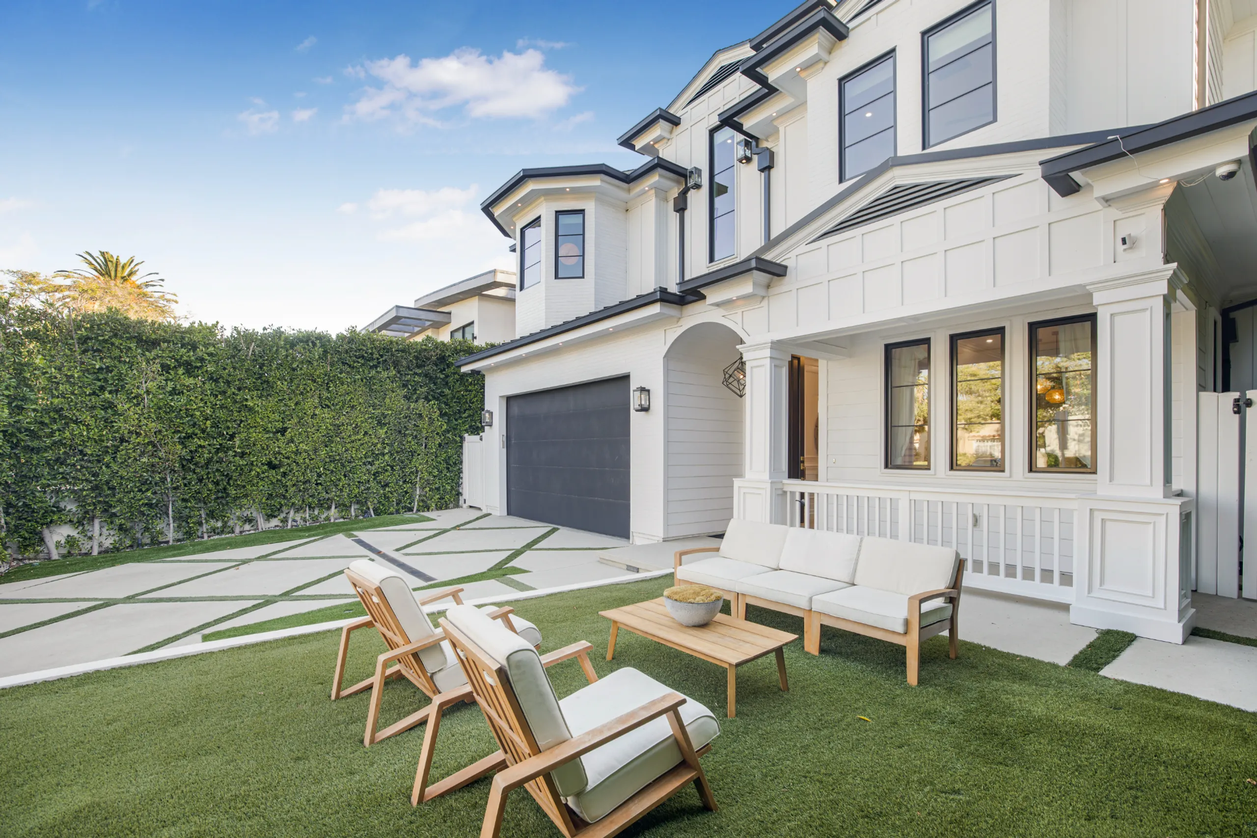 High-End Villa in Studio City with Pool & Designer Touches & Designer Touches — photograph 9
