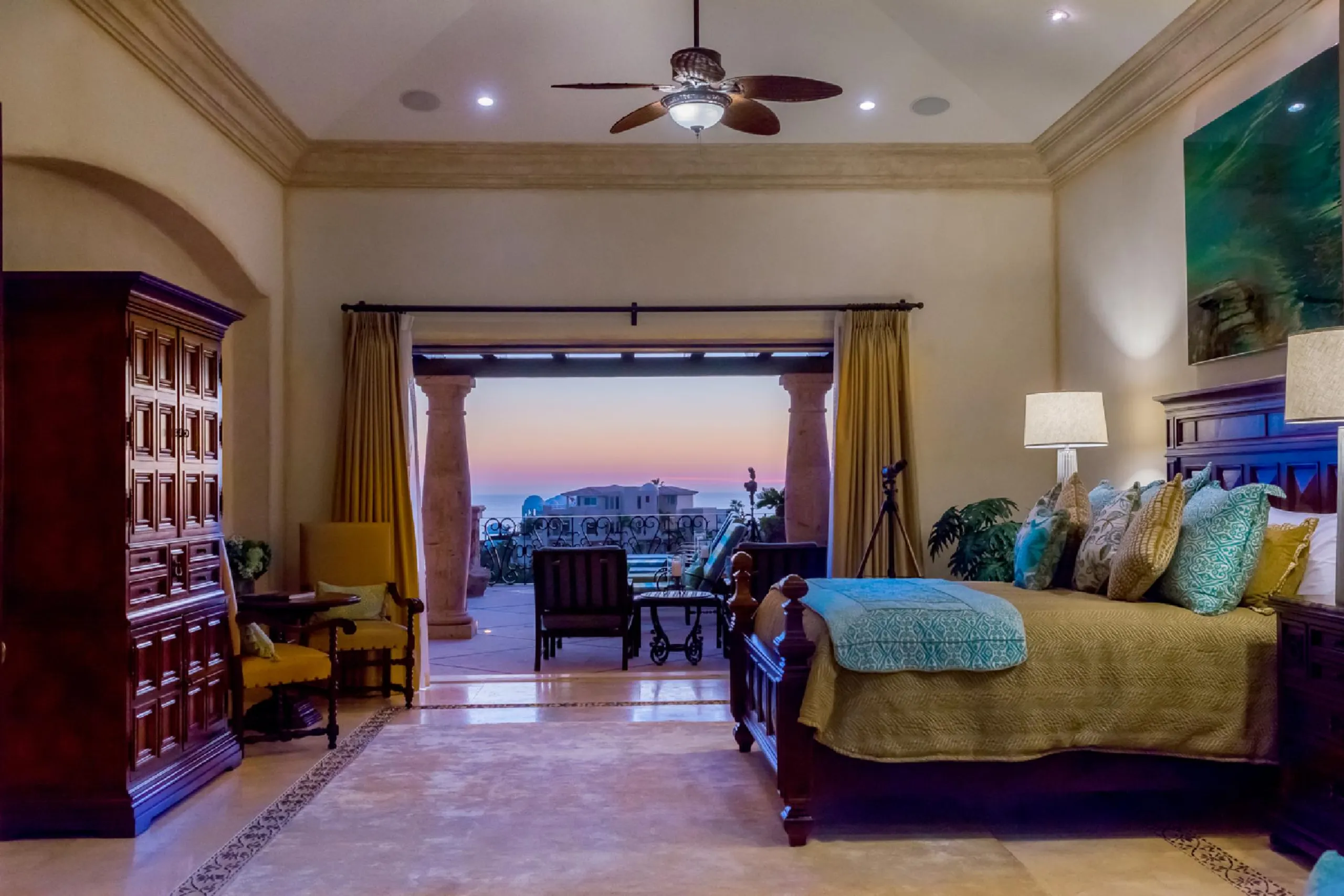 Mexican Colonial Los Cabos Estate with Infinity Pool and Ocean Views — photograph 10