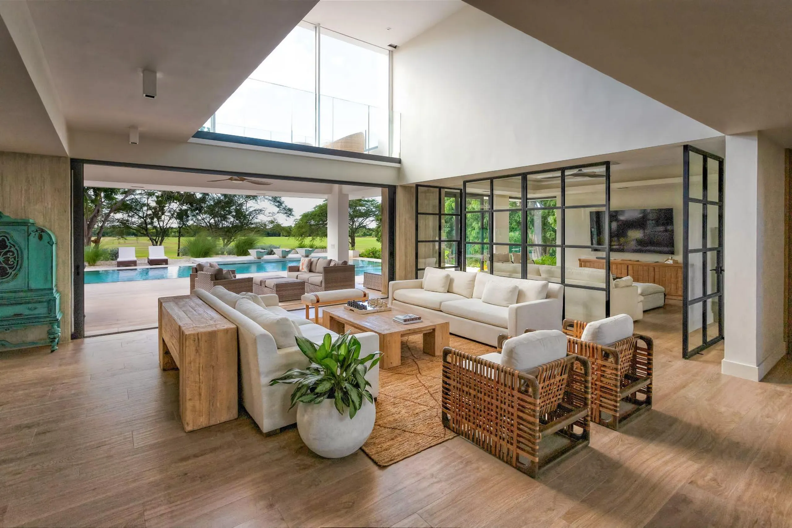 Marvelous Villa with Private Pool and  Breathtaking Views of the Polo Fields — photograph 4