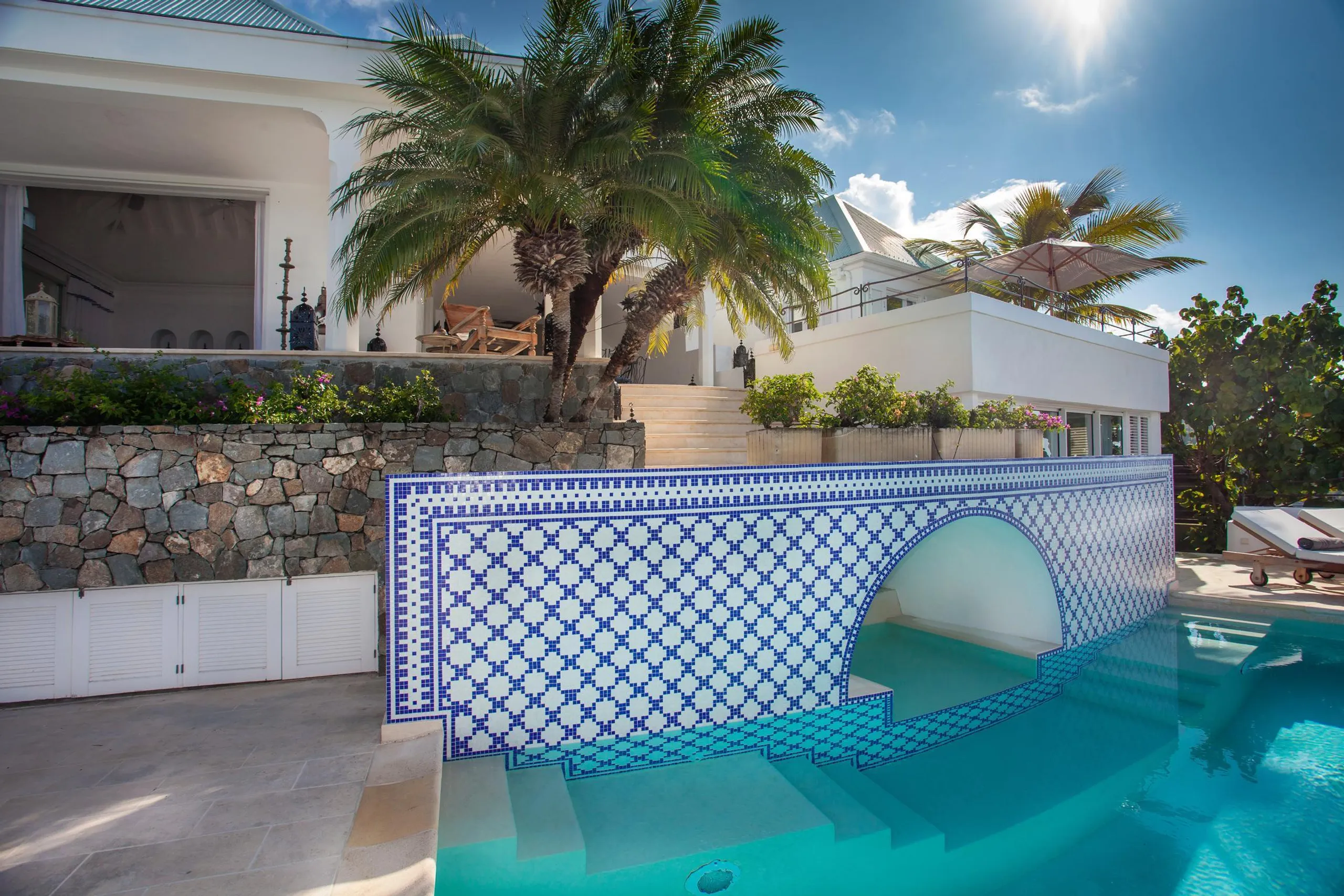 Sumptuous Caribbean Villa with Private Pool and Panoramic Ocean Views — photograph 4
