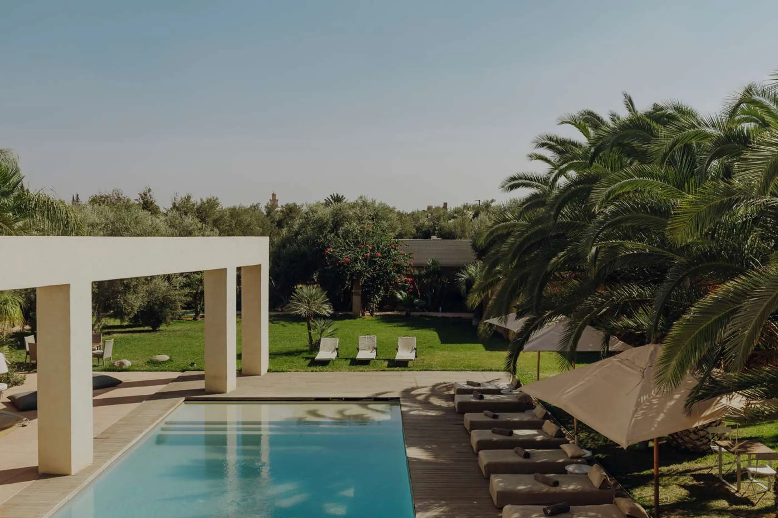 A Serene Marrakech Haven with Private Pool and  Lush Greenery — photograph 10