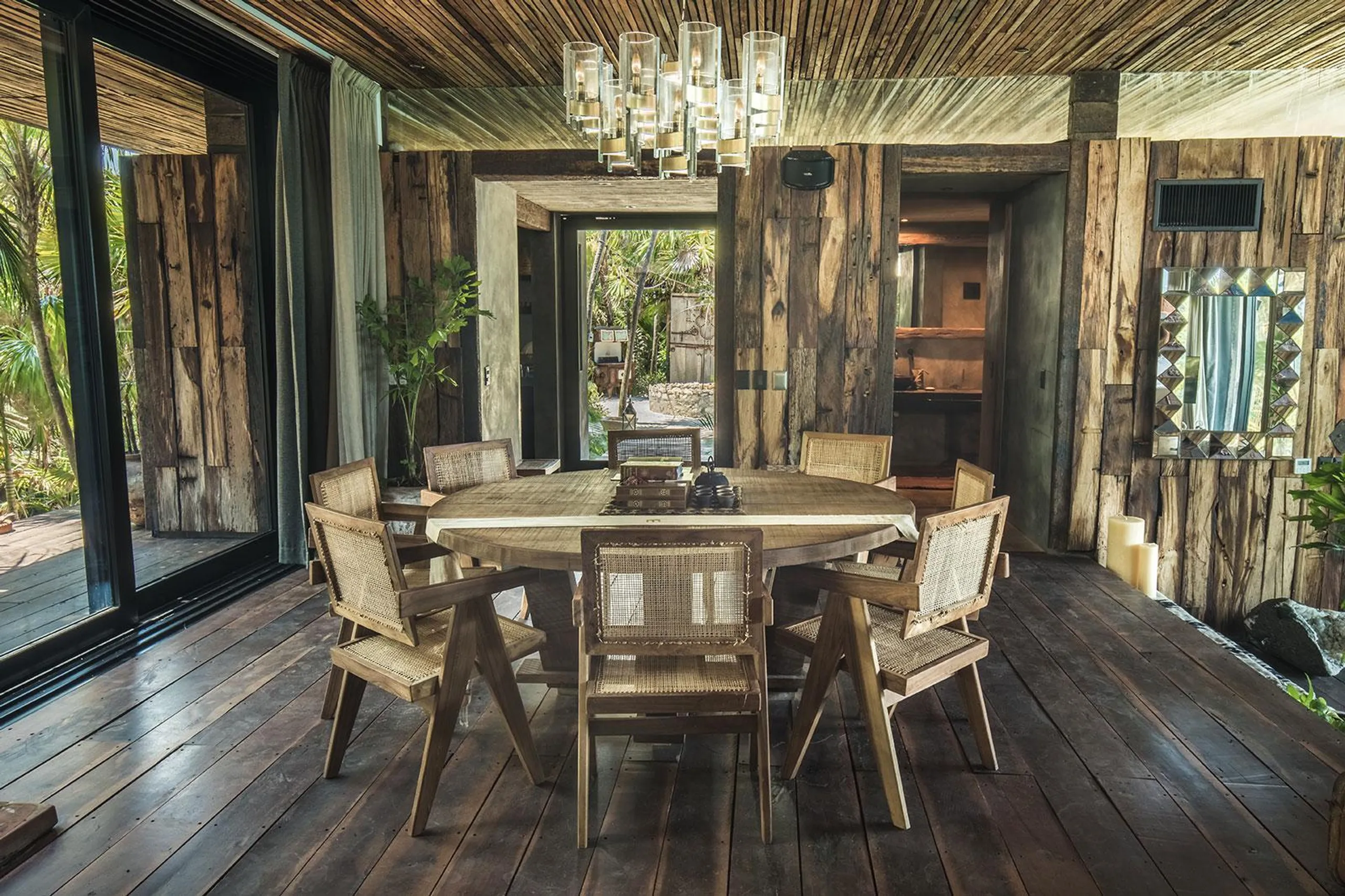 Private and Secluded Captivating Eco-Luxe Villa with Pool and Ocean Views — photograph 8
