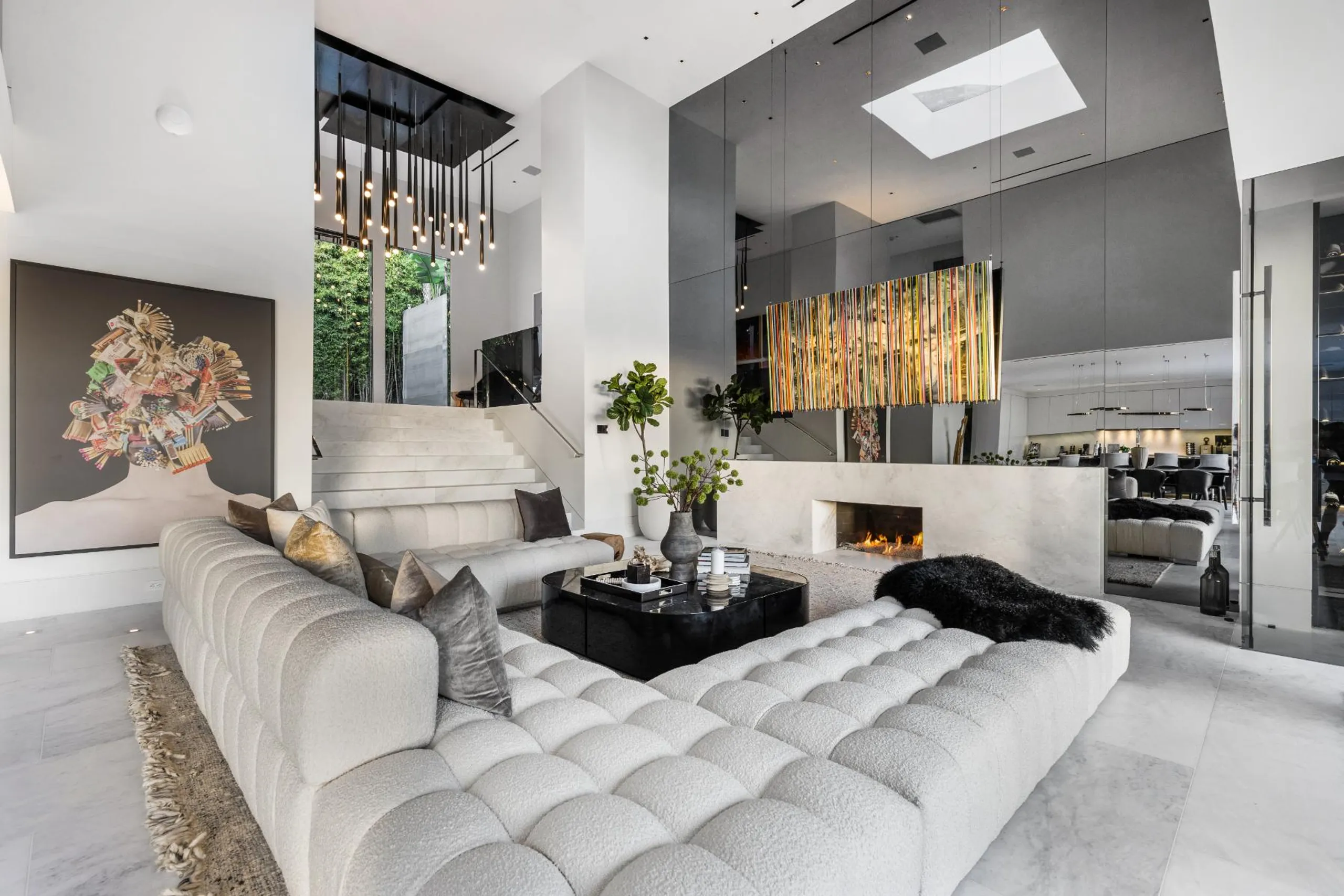 Contemporary Architectural Modern Estate with Infinity Pool and City Views — photograph 8
