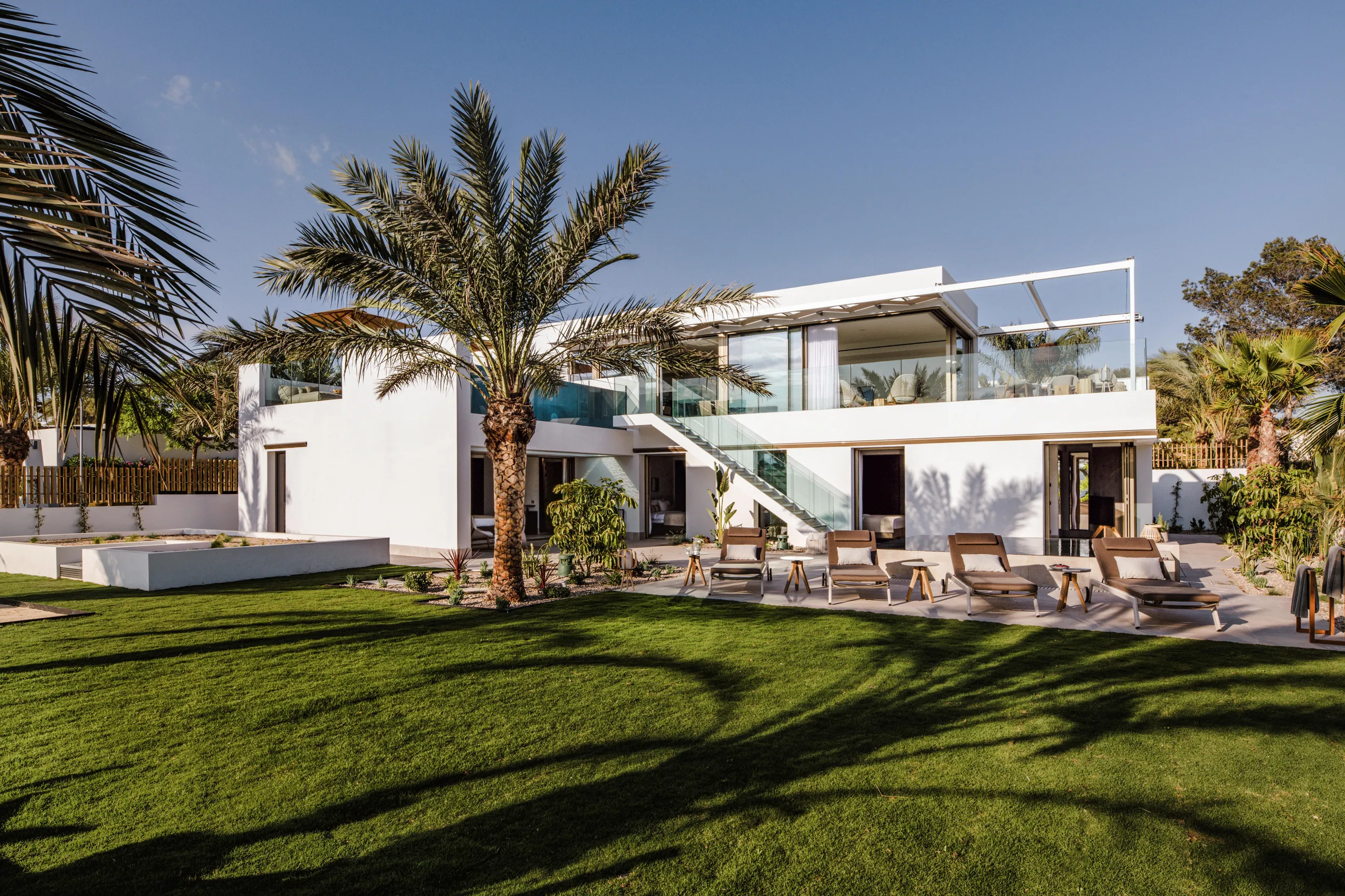 Modern Ibiza Ultra Estate with Private Pool and Ocean Views — photograph 4