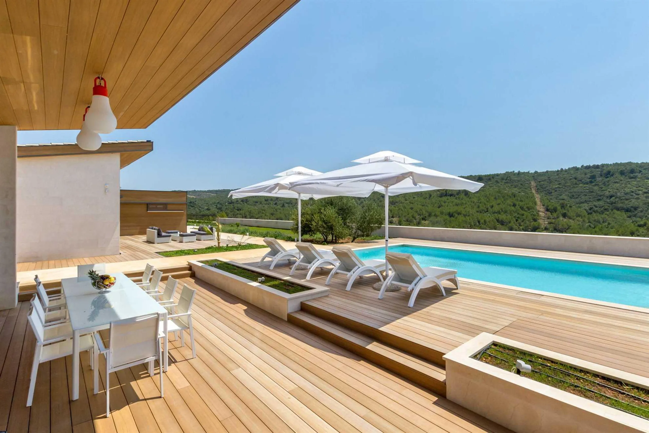 Radiant Modern Villa with Pool, Sauna, and Tennis Court in Hvar — photograph 12