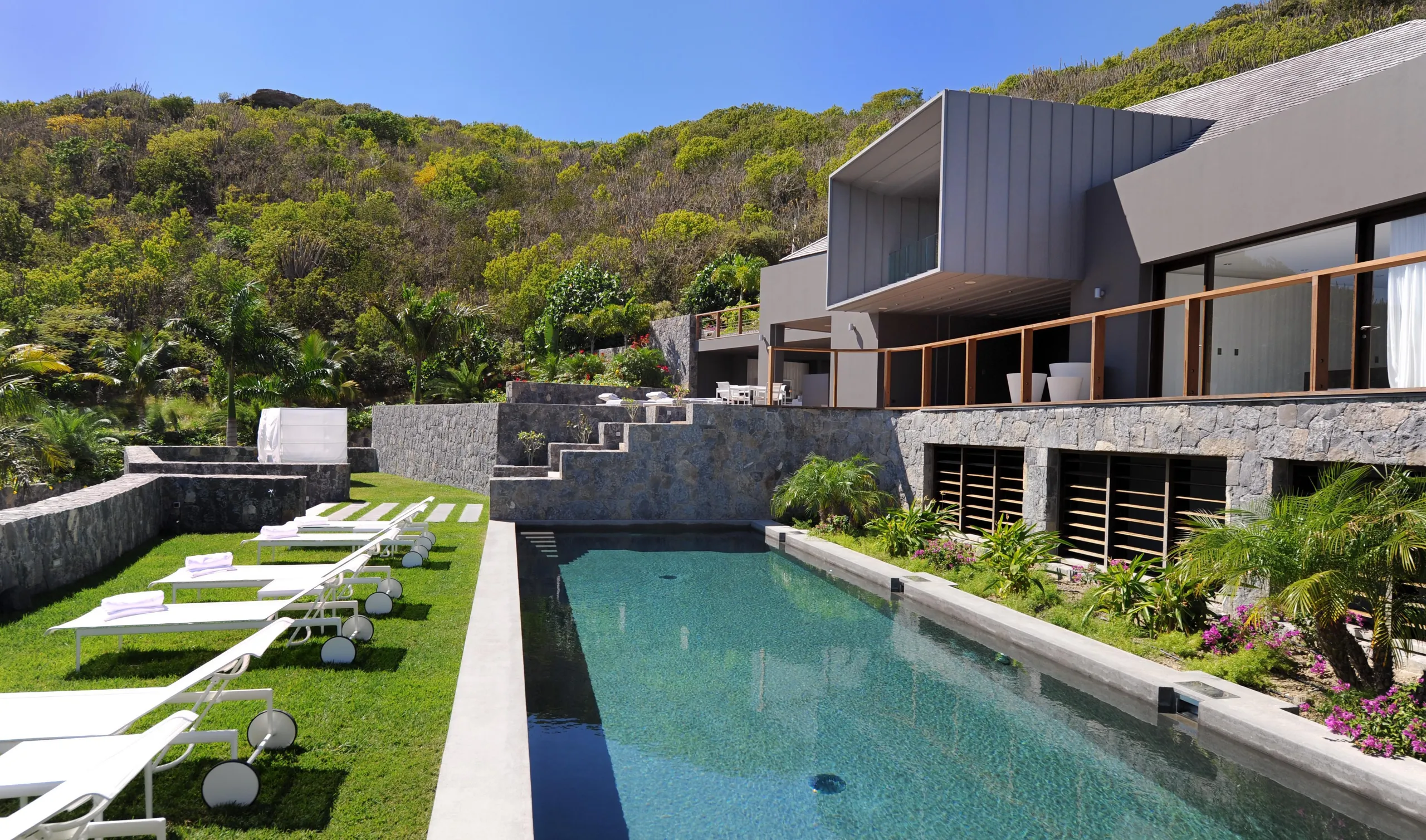 Exquisite Luxury Estate with Private Pool and Fitness Room, Gouverneur