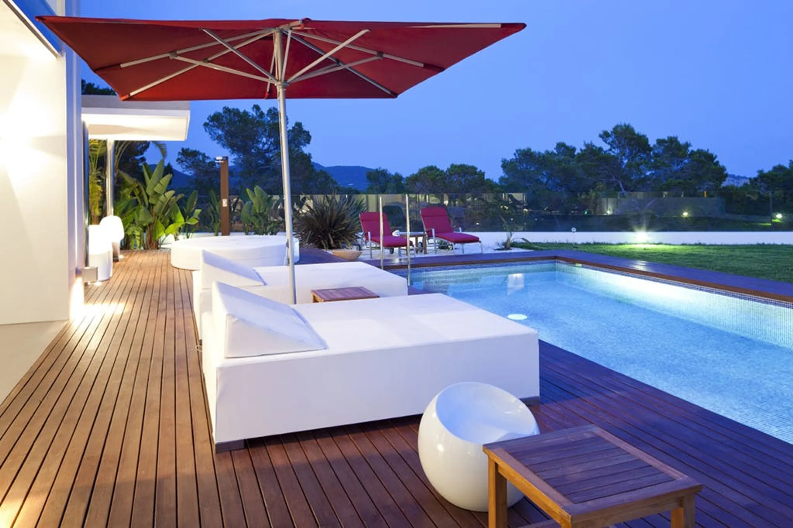 Breathtaking Contemporary Villa in Ibiza with Private Pool — photograph 8