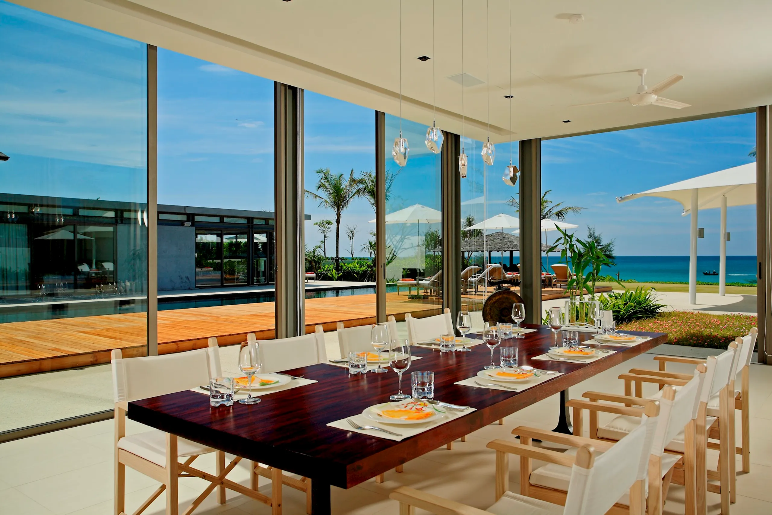 Serene Seaview Villa with Infinity Pool — photograph 8