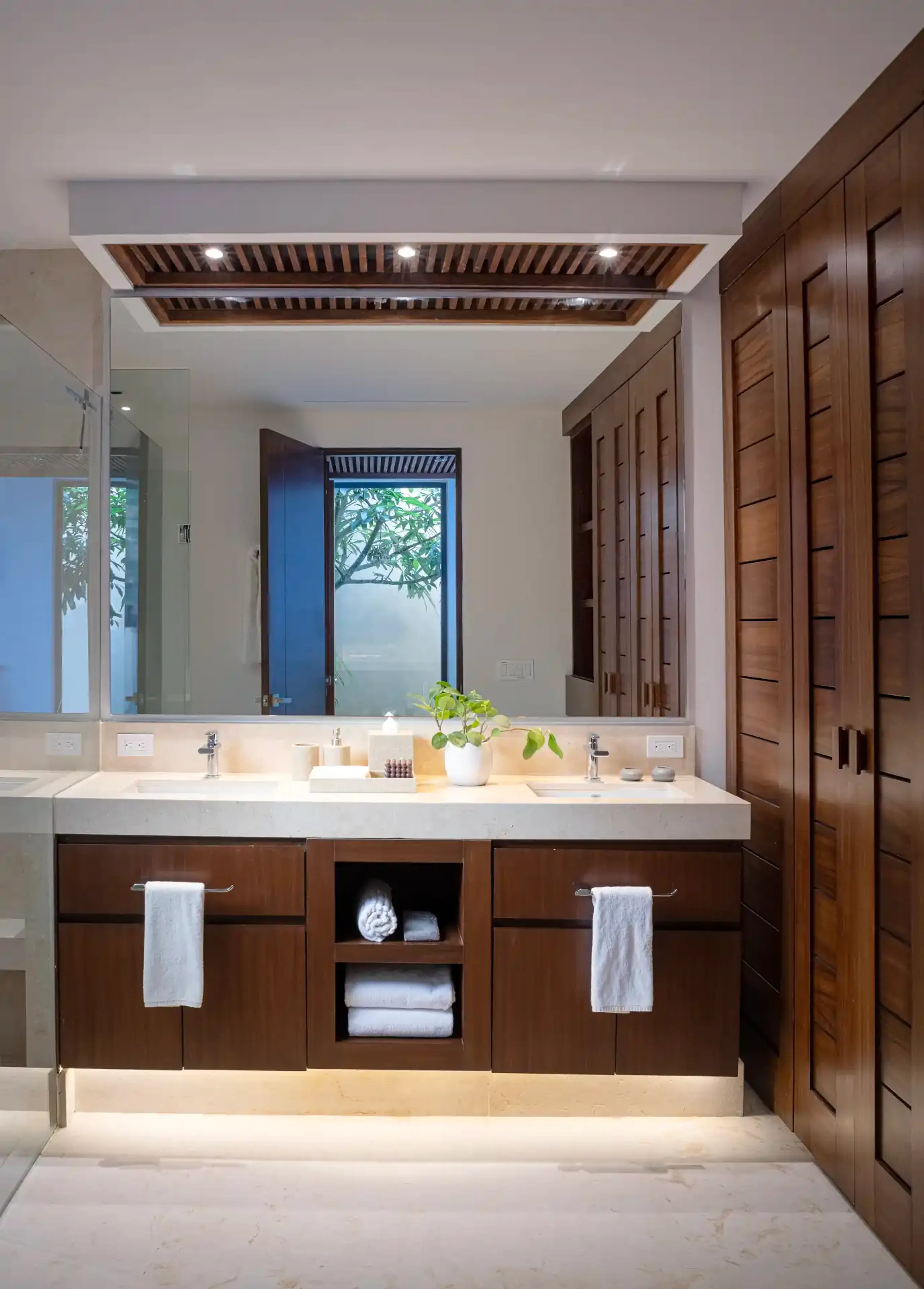 Timeless Punta Mita Villa with Panoramic Views, Pool & Ocean Panoramas — photograph 10