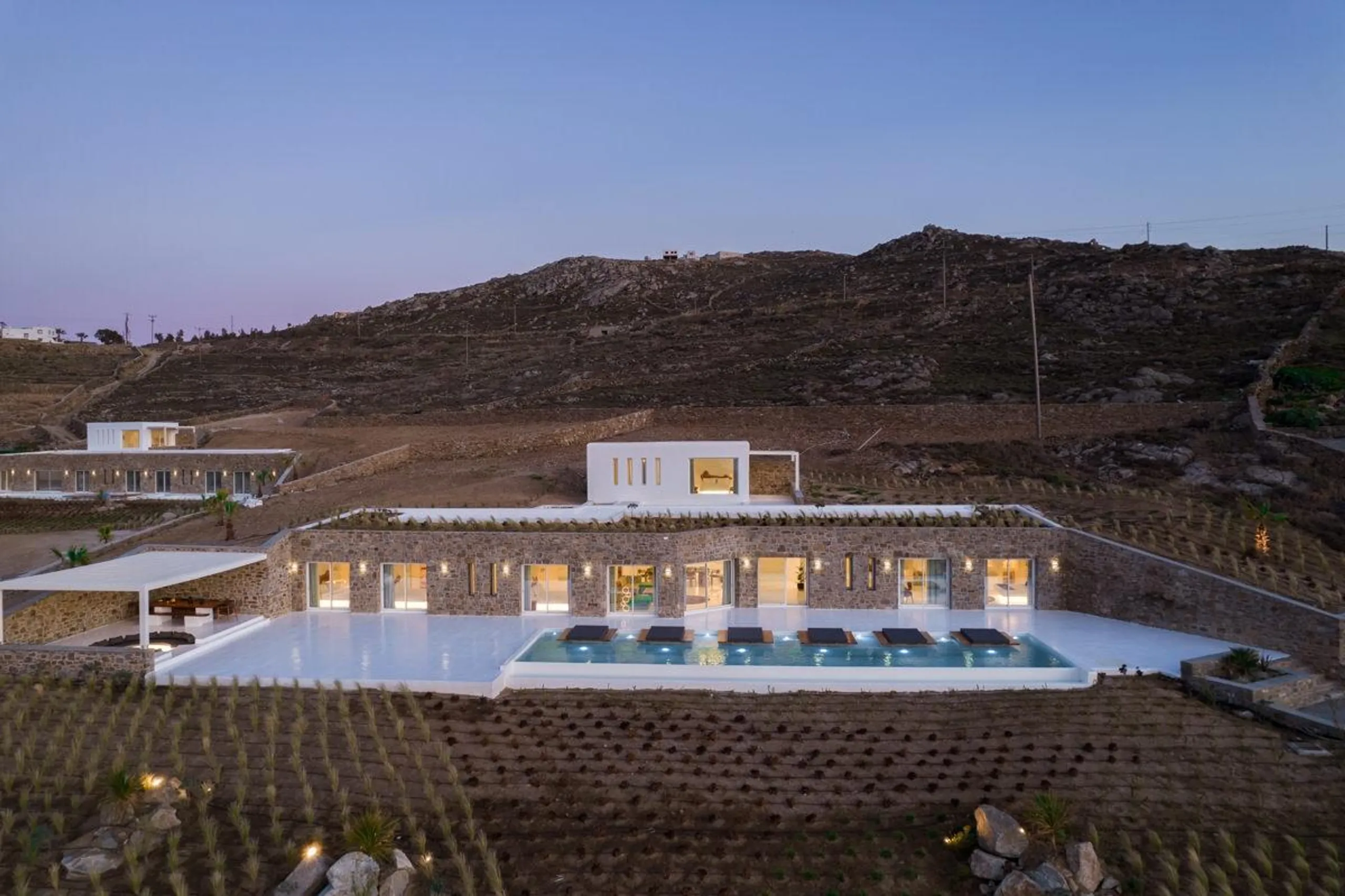 Exquisite Ftelia Villa with Invigorating Pool — photograph 3