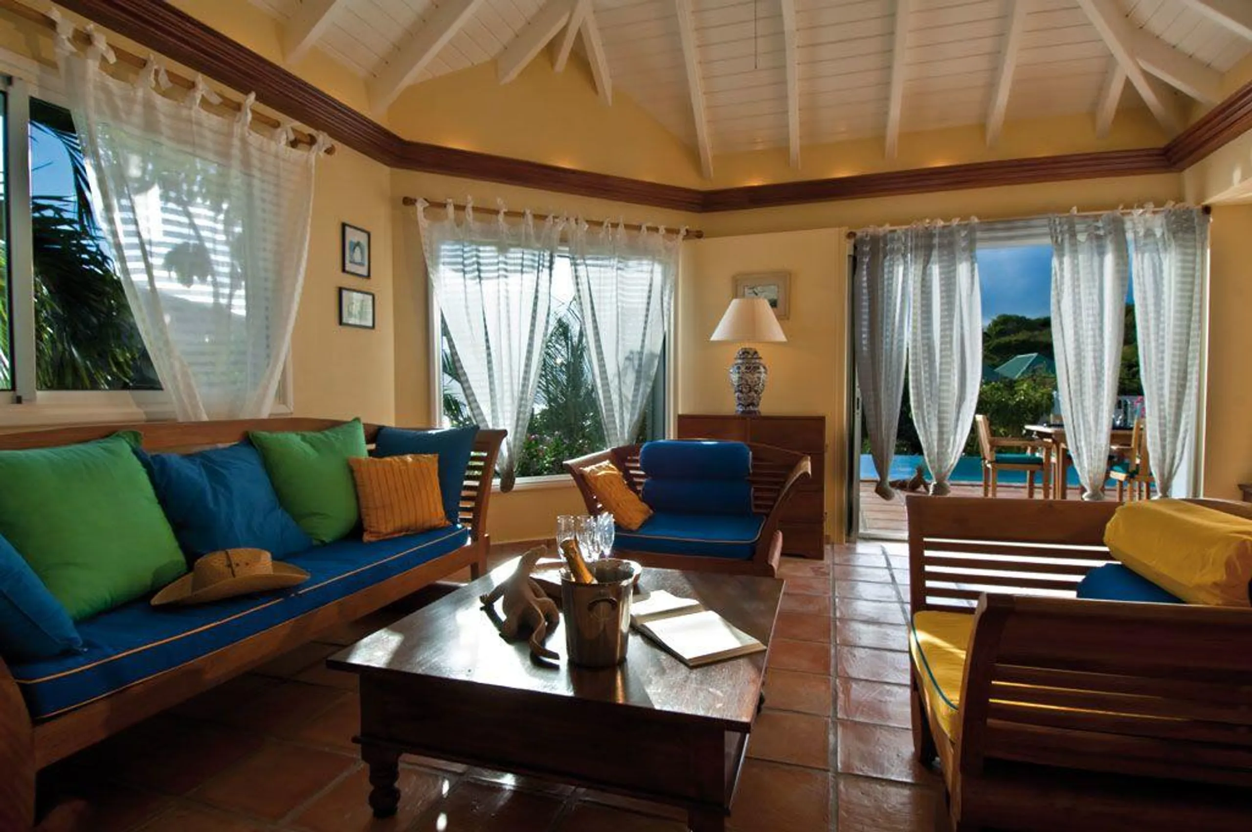 Lavish Summer Villa with Ocean View and 3 Bedrooms — photograph 10