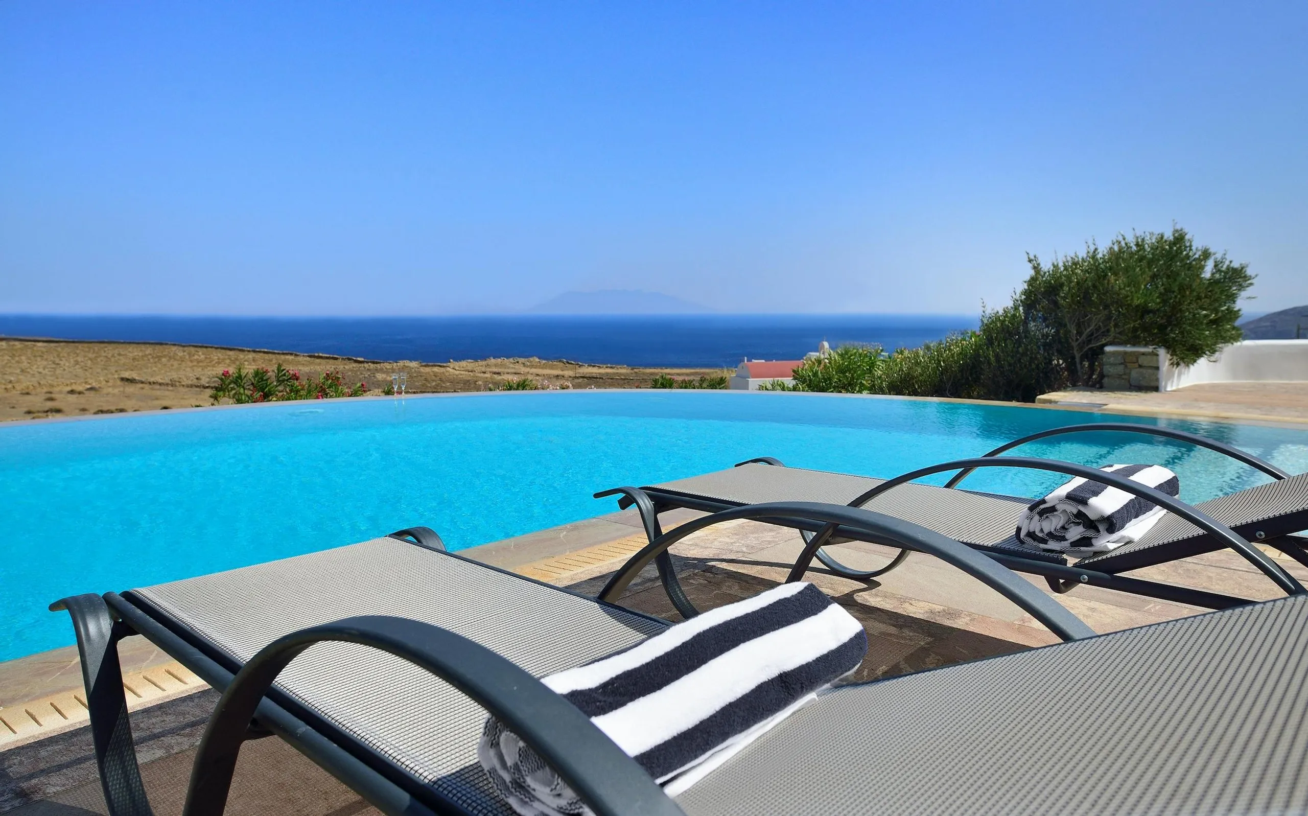 Elegant Oceanview Villa with Private Pool and Sun Deck — photograph 7