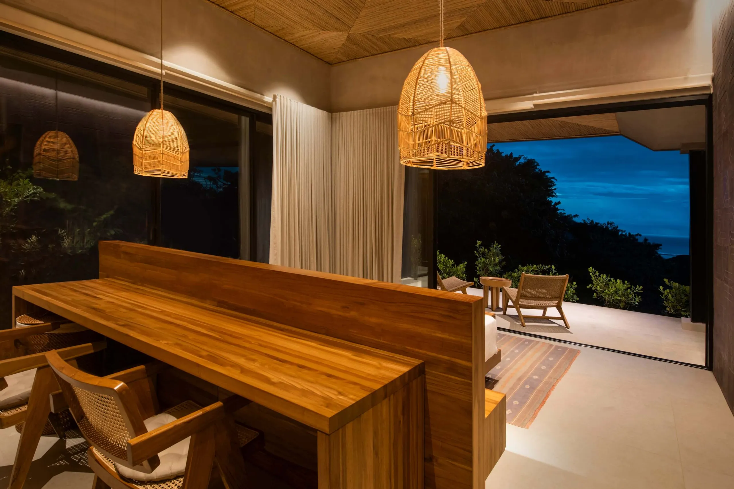 Serene Eco-Luxury Villa with Private Pool and 180° Ocean Views — photograph 9
