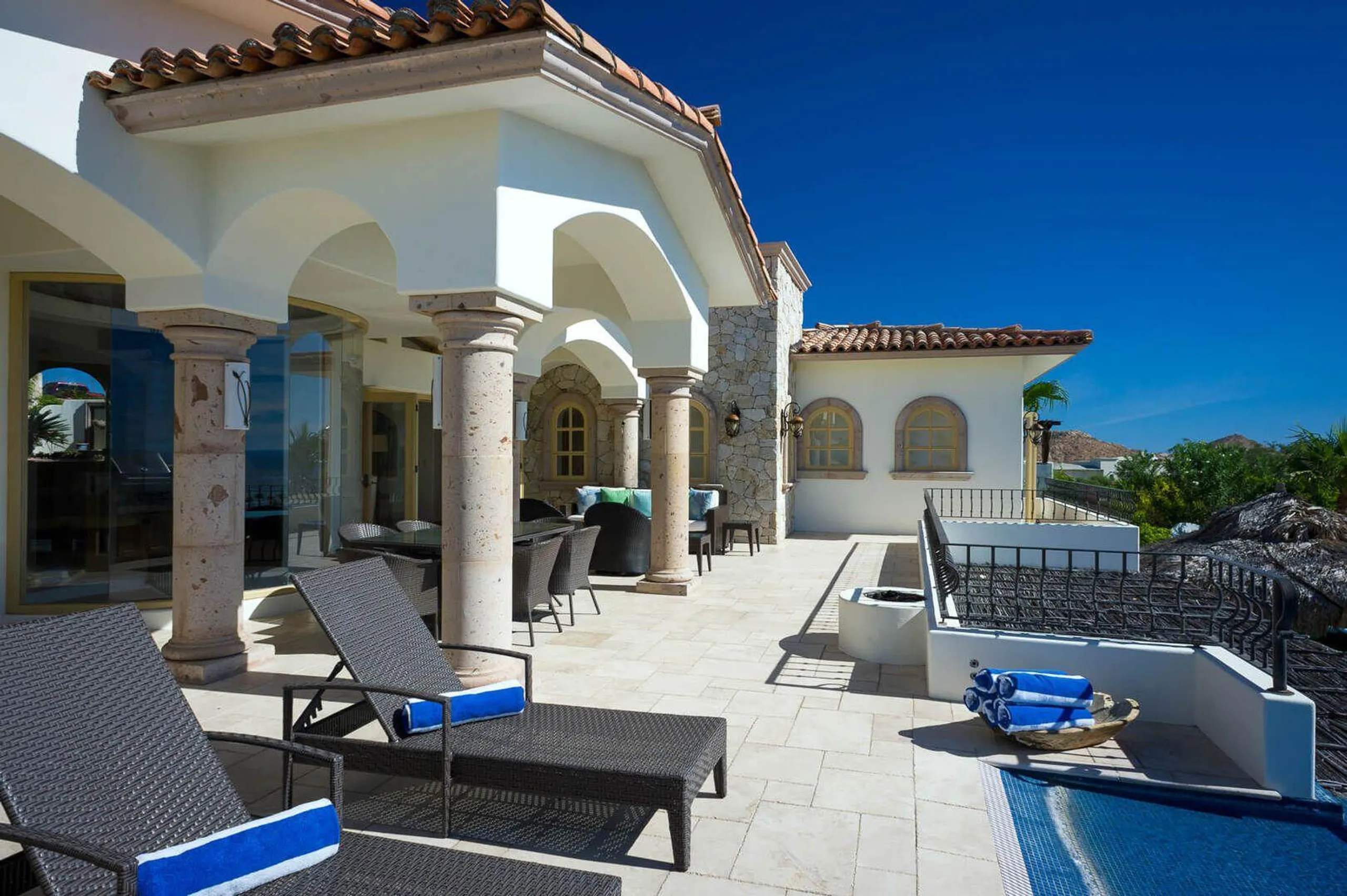 Cabo Del Sol Luxury Villa with Infinity Pool and Ocean Views — photograph 7