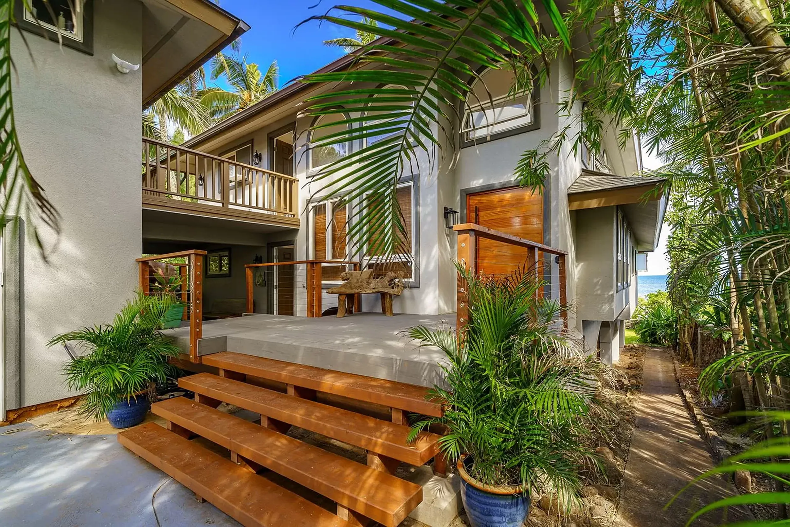 Oahu North Shore Beachfront Villa with Stunning Ocean Views — photograph 8