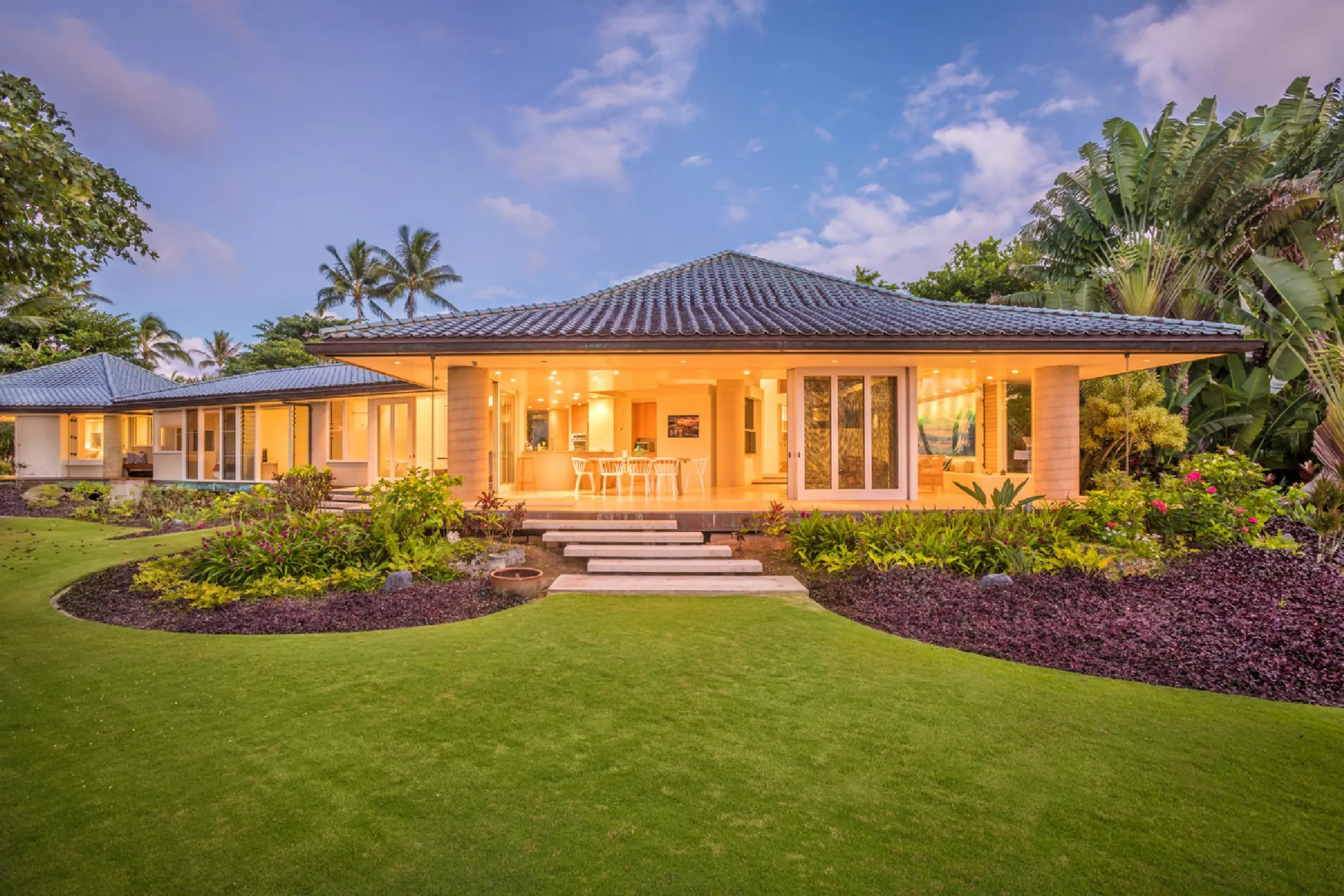 Anini Beach Front Villa with Tropical Ocean Views — photograph 2