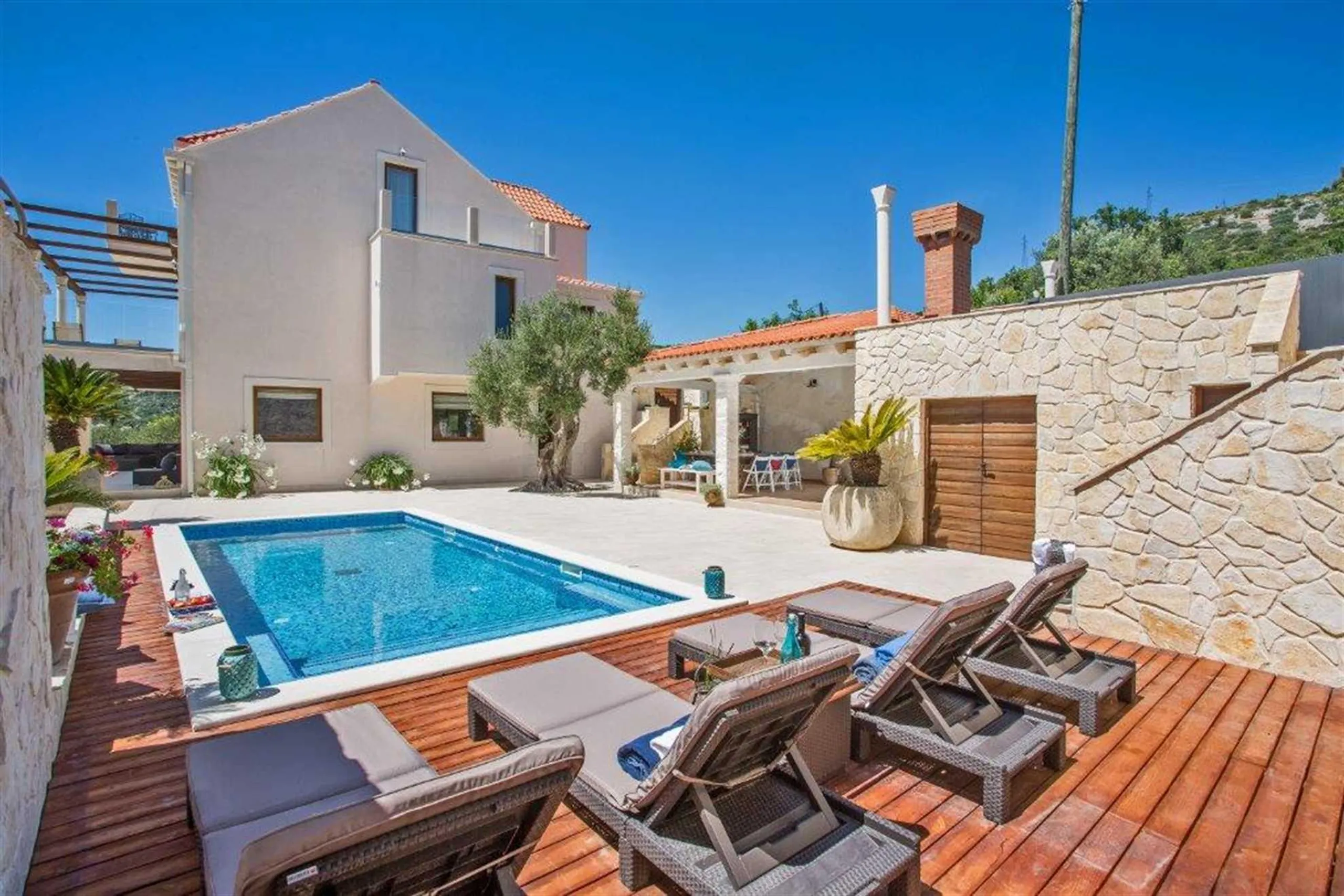 Magnificent Villa with Private Pool Overlooking Dubrovnik's Seascape — photograph 4