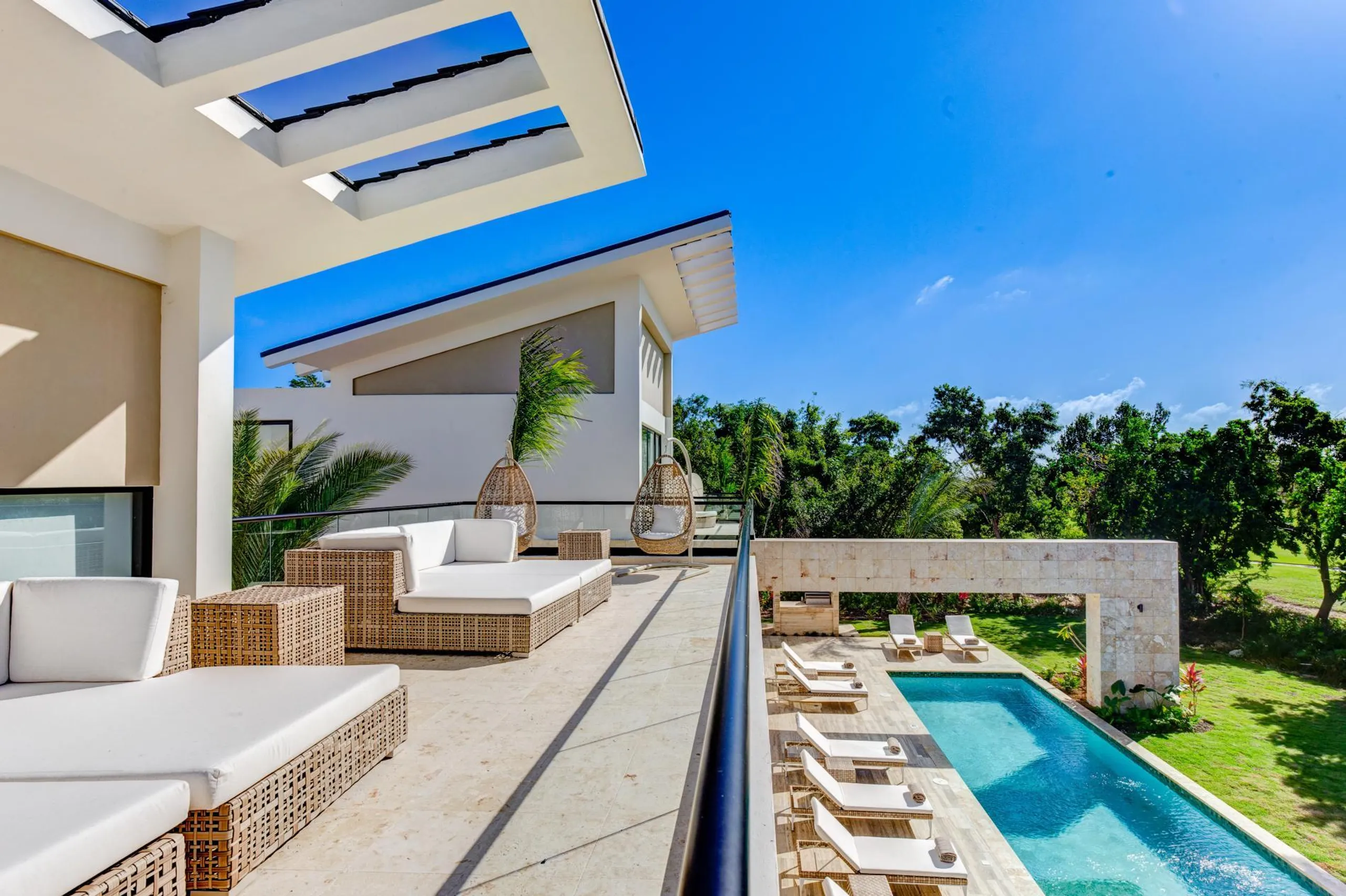 Radiant Modern Styled Villa with Private Pool in Punta Cana Resort — photograph 4