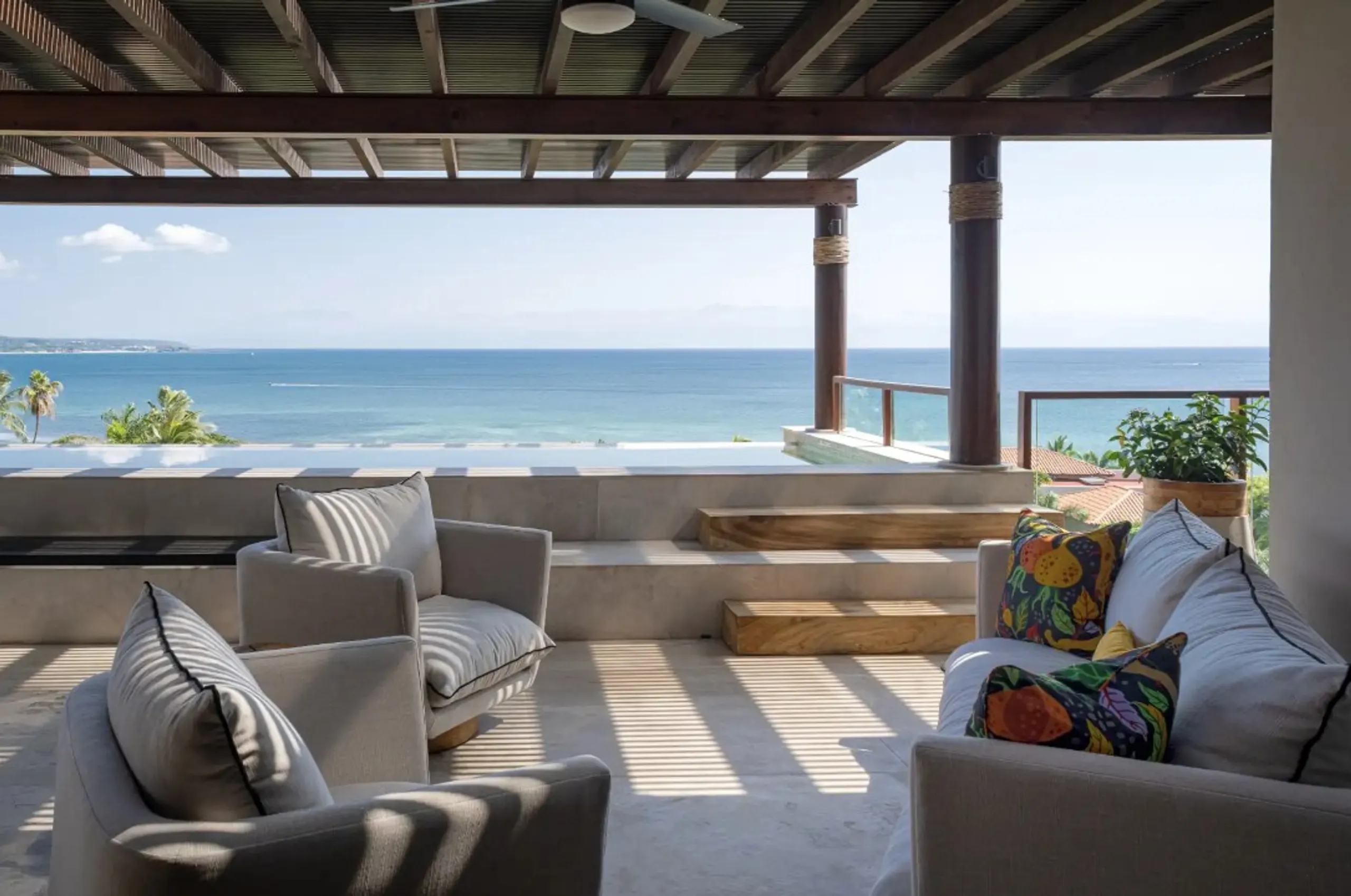 Inspiring El Encanto Villa with Infinity Pool, Staff & Ocean Views — photograph 3