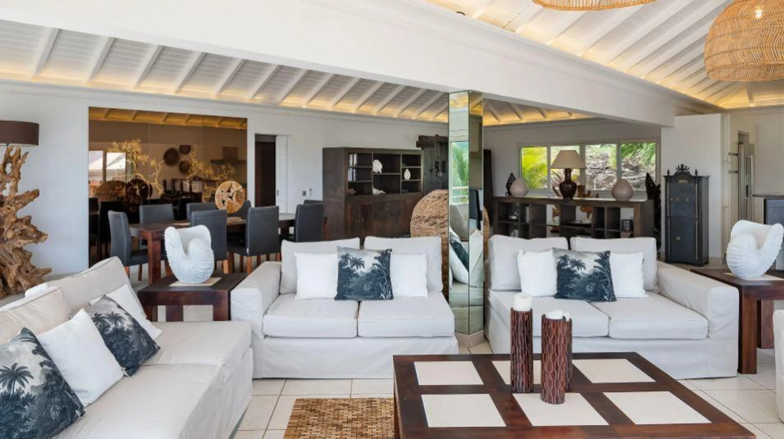 Majestic Private Haven Villa in Pointe Milou with Heated Pool Jacuzzi and Stunning Views of the Hill and Ocean — photograph 7