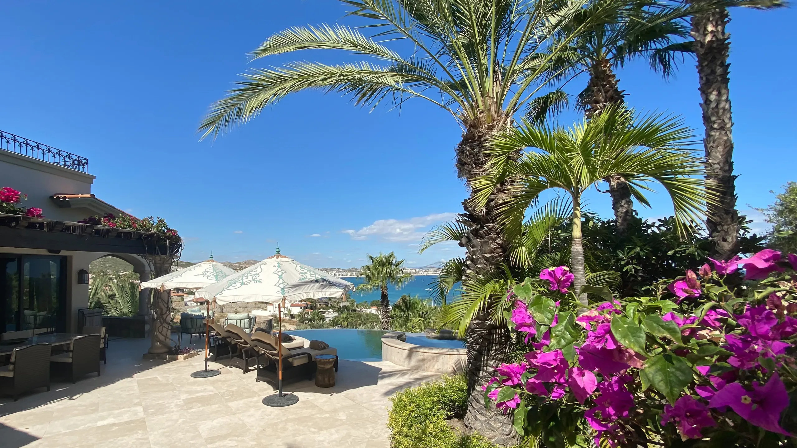 Seaside Villa in Los Cabos with Private Infinity Edge Pool & Beach Access — photograph 9