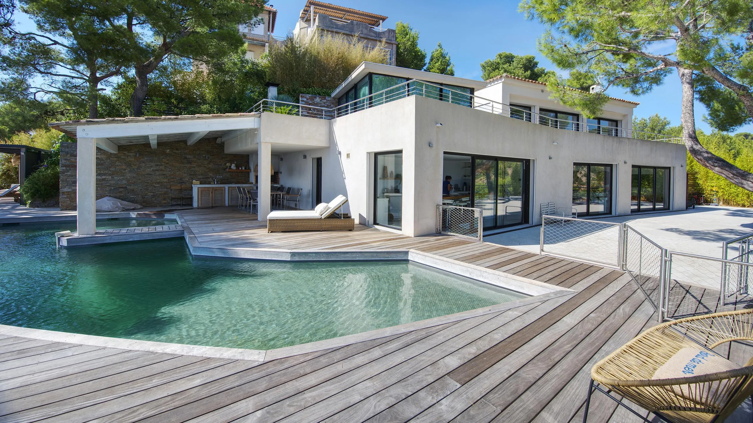 Refined Retreat with Poolside Serenity — photograph 10