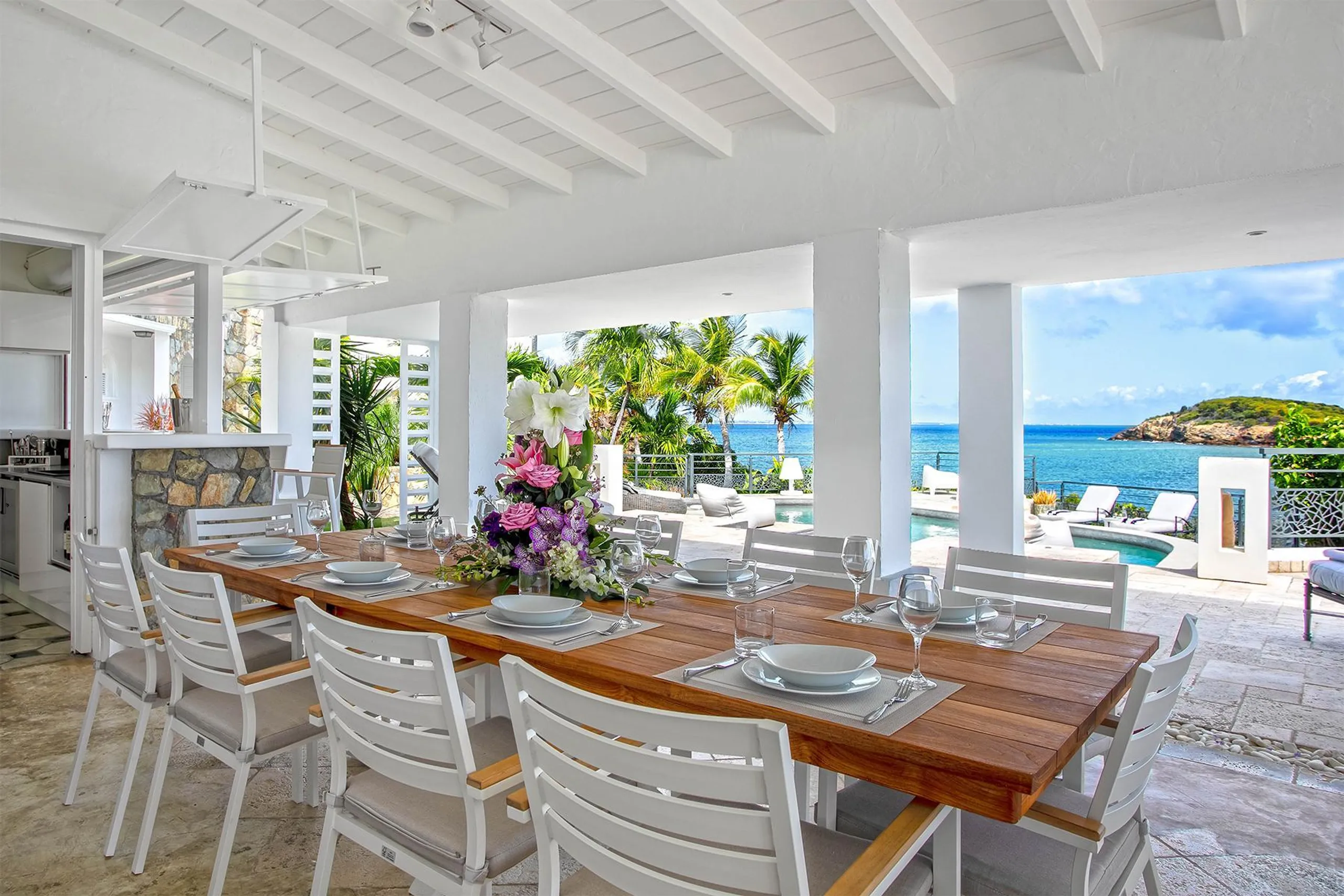 Serene Clifftop Luxury Villa with Private Pool and Breathtaking Ocean Views — photograph 10