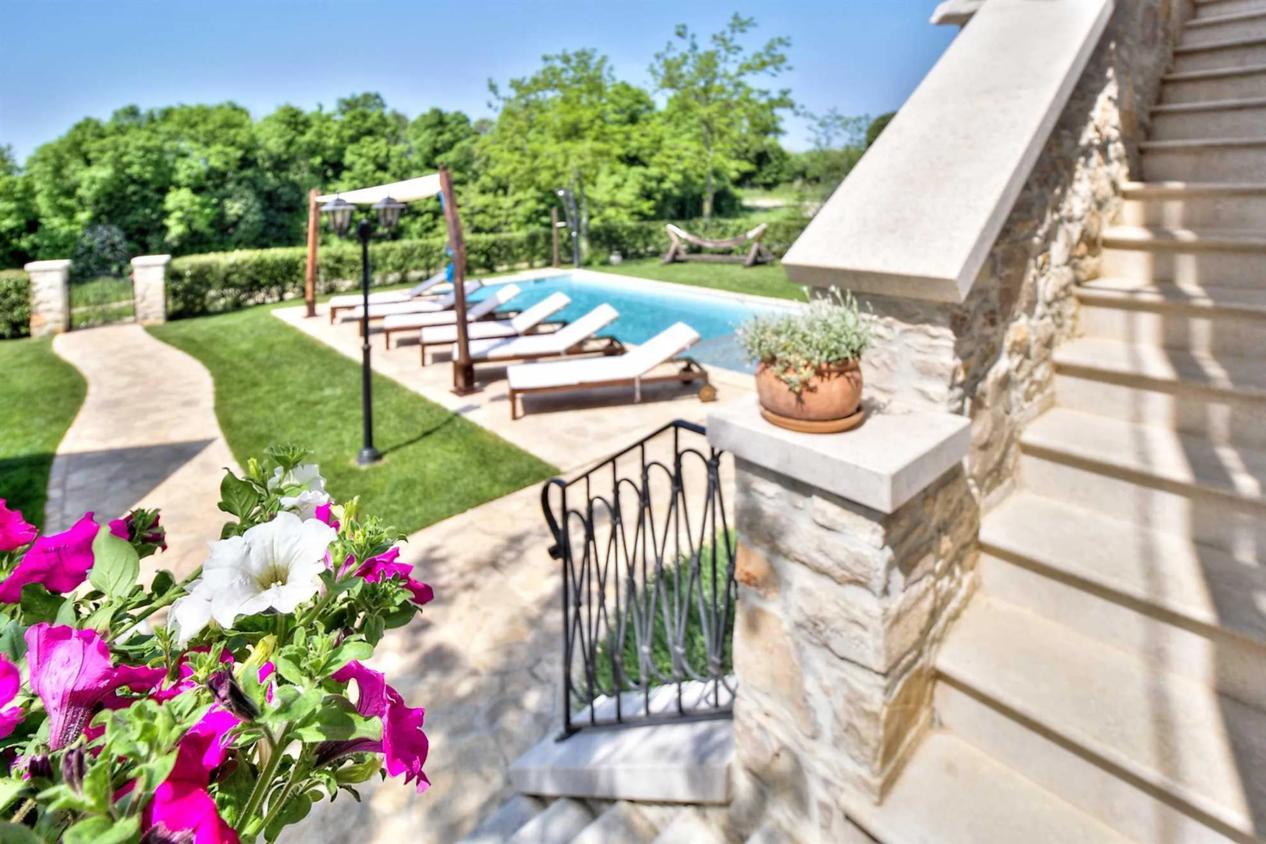Graceful Istrian Villa with Private Swimming Pool in Idyllic Umag — photograph 4