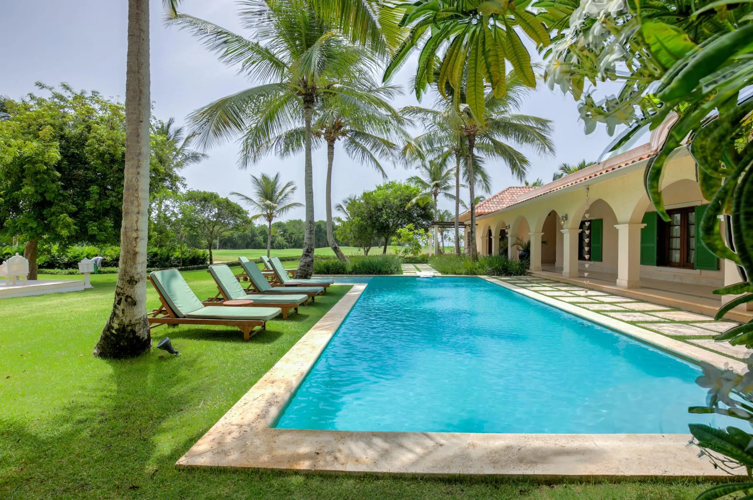 Spacious Tropical Villa with Private Swimming Pool and Spacious Living Areas, Punta Cana