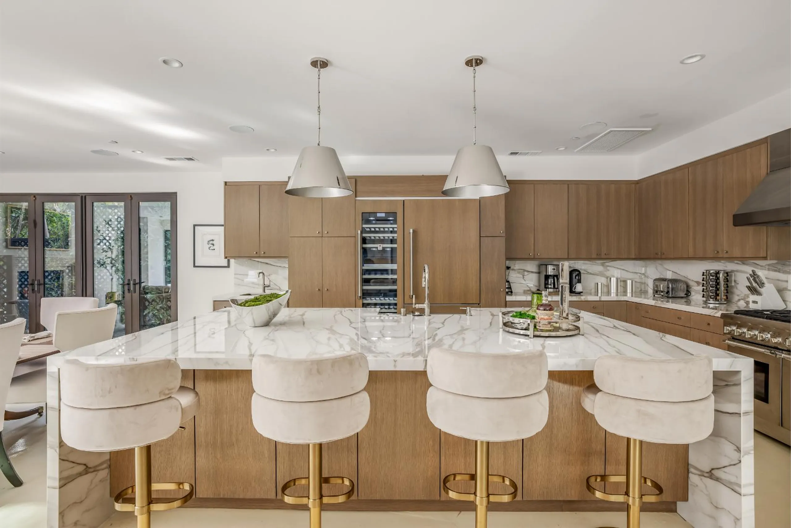 Modern Laurel Canyon Estate with Luxury Pool — photograph 6
