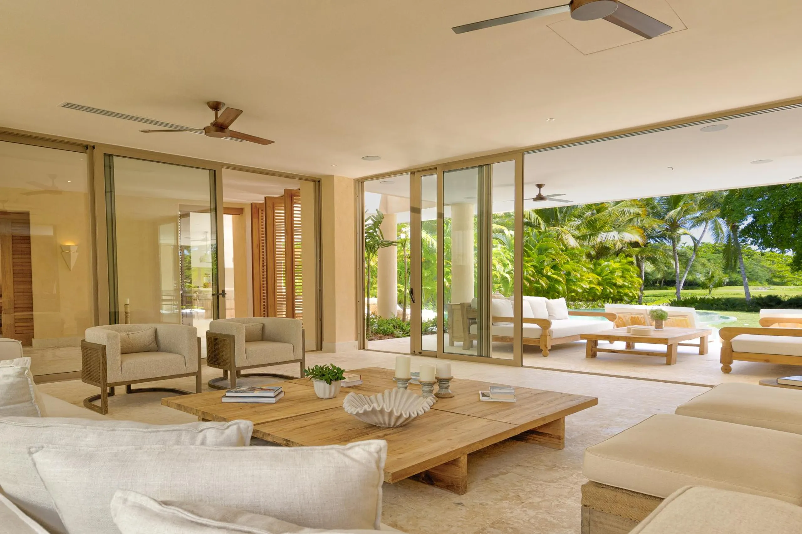 Majestic Arrecife Estate with Private Pool in Punta Cana Resort — photograph 4