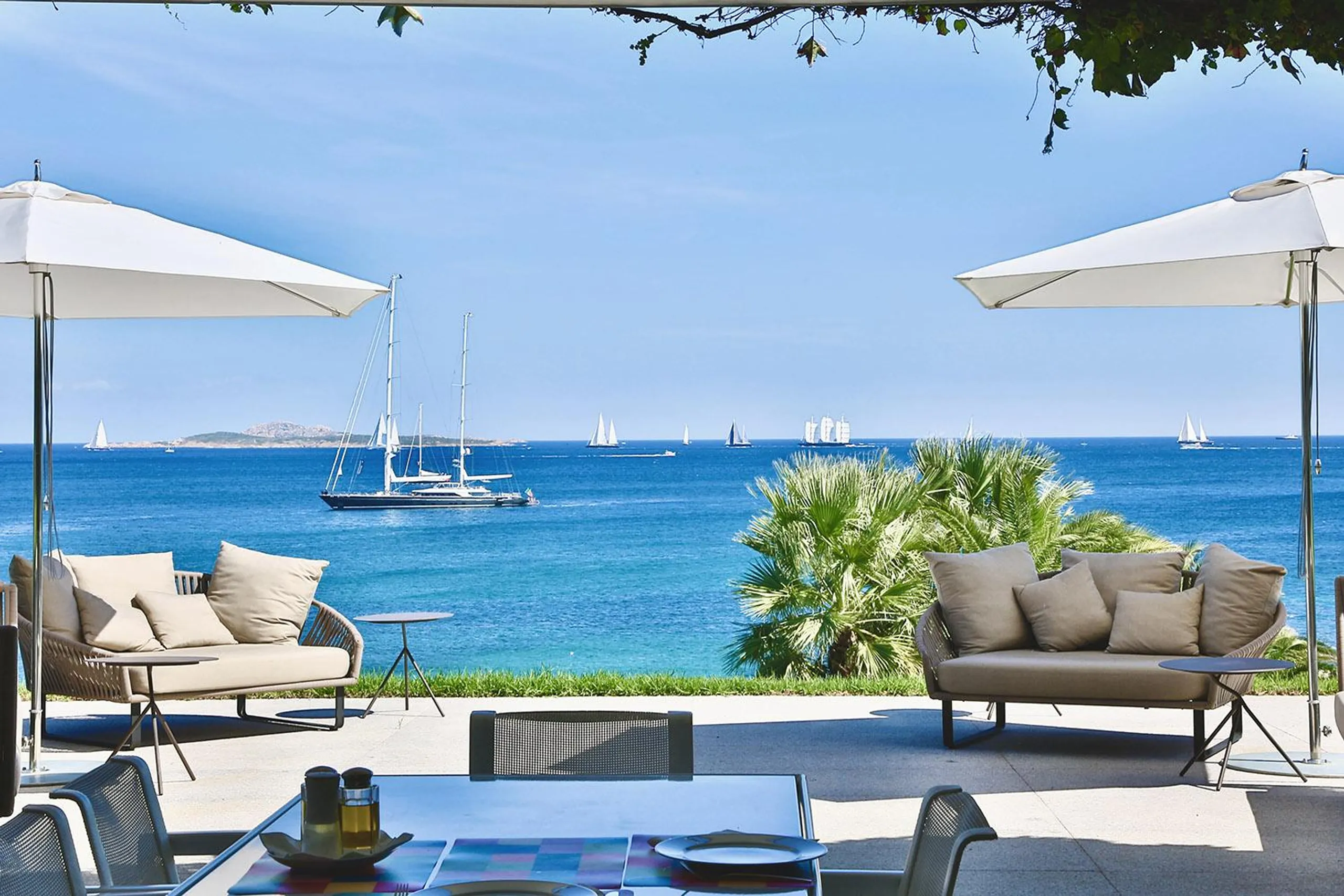 Majestic 8BR Villa with Pool and Panoramic Sea Views — photograph 6