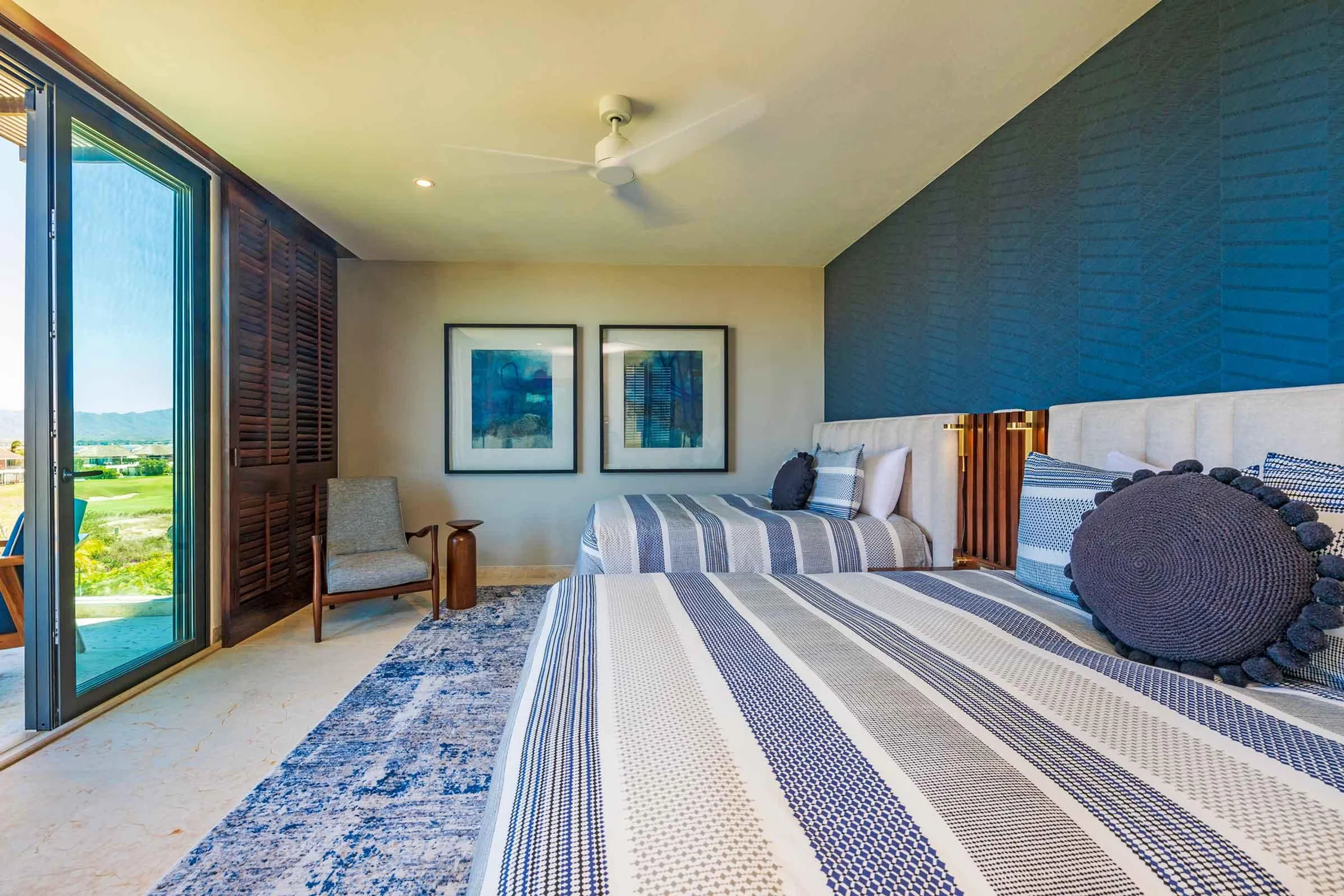 Luxury Villa with Panoramic Ocean and Island Views — photograph 7