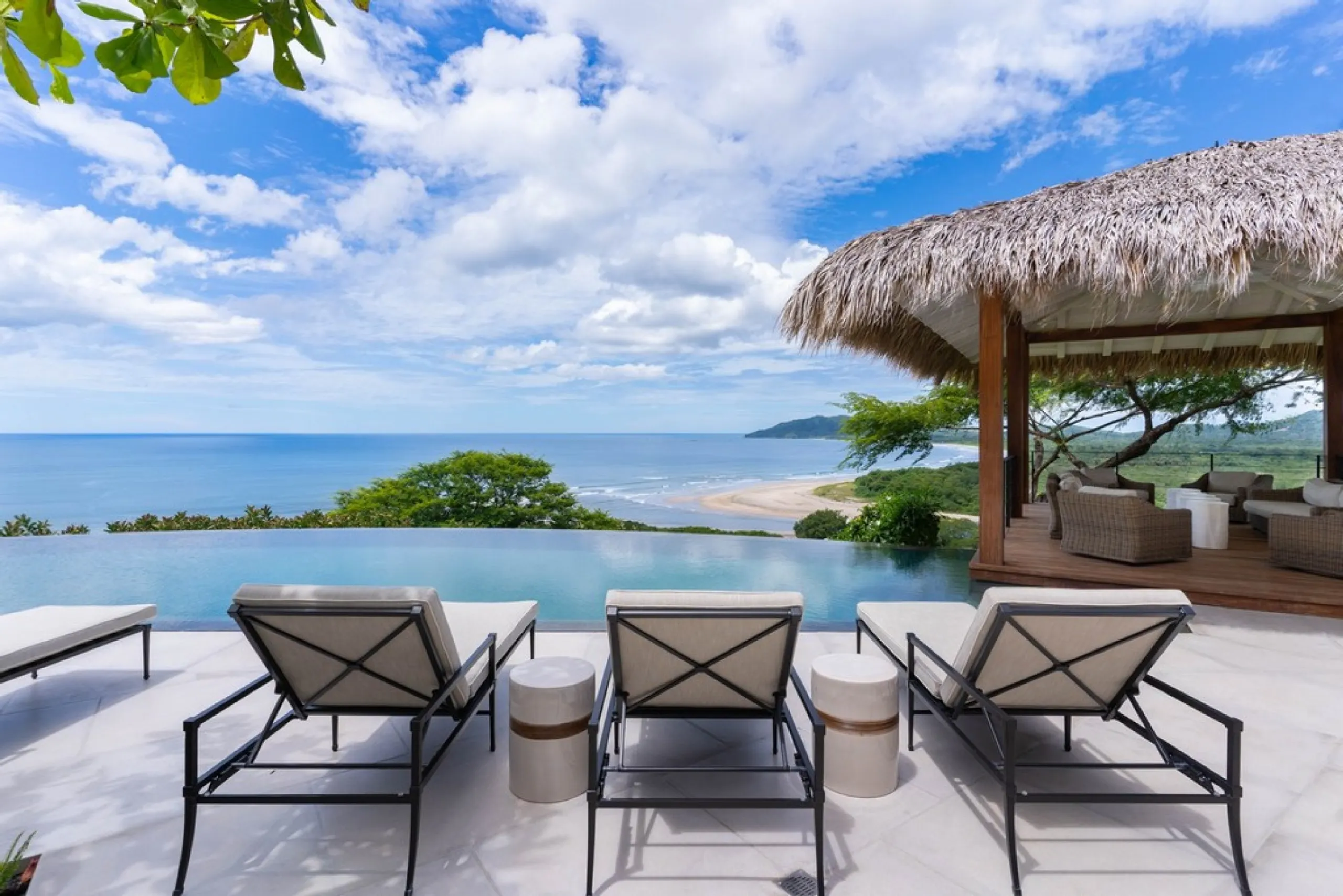 Luxury 6-Bedroom Oceanview Villa in Tamarindo — photograph 4