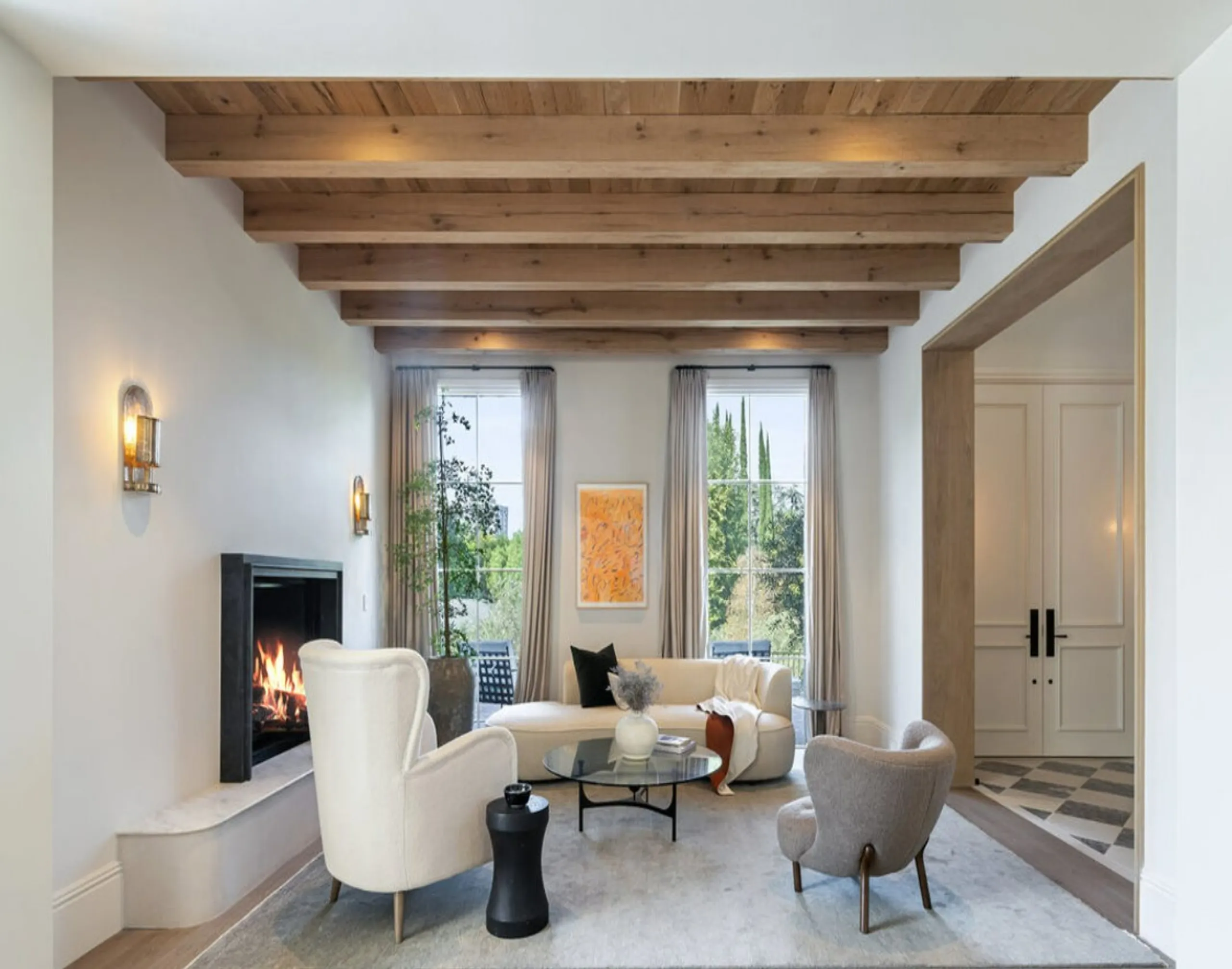 Outstanding Hillside Estate with Panoramic Views — photograph 11