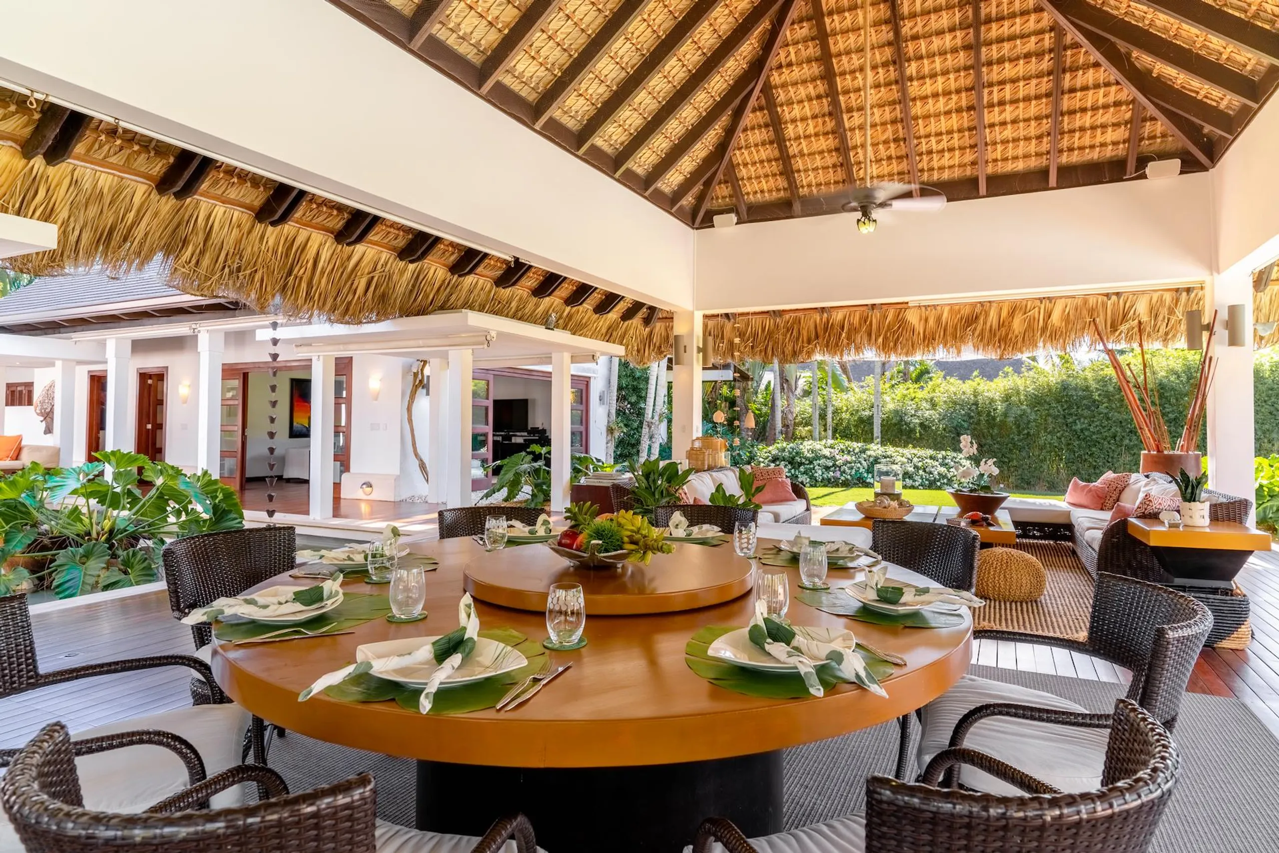 Deluxe Paradise in Minitas Beach with Private Pool and Heated Jacuzzi — photograph 10