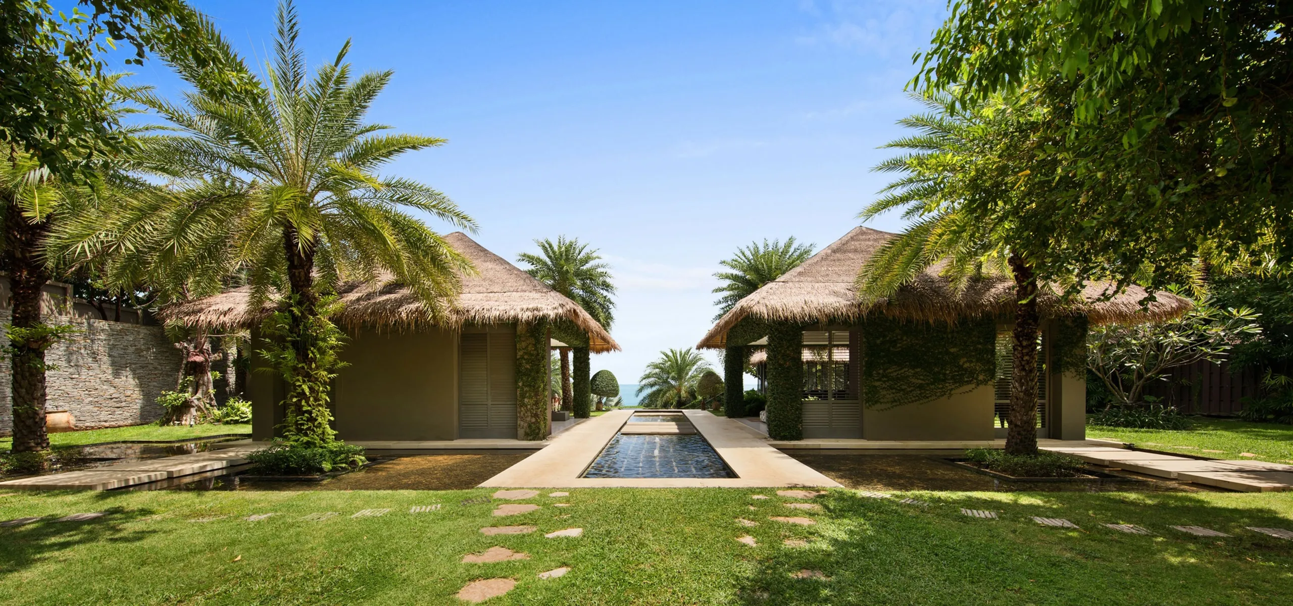 Fantastic Beachfront Retreat with 15.7 Meter Pool, Oversize Jacuzzi and Panoramic Sea Views — photograph 5