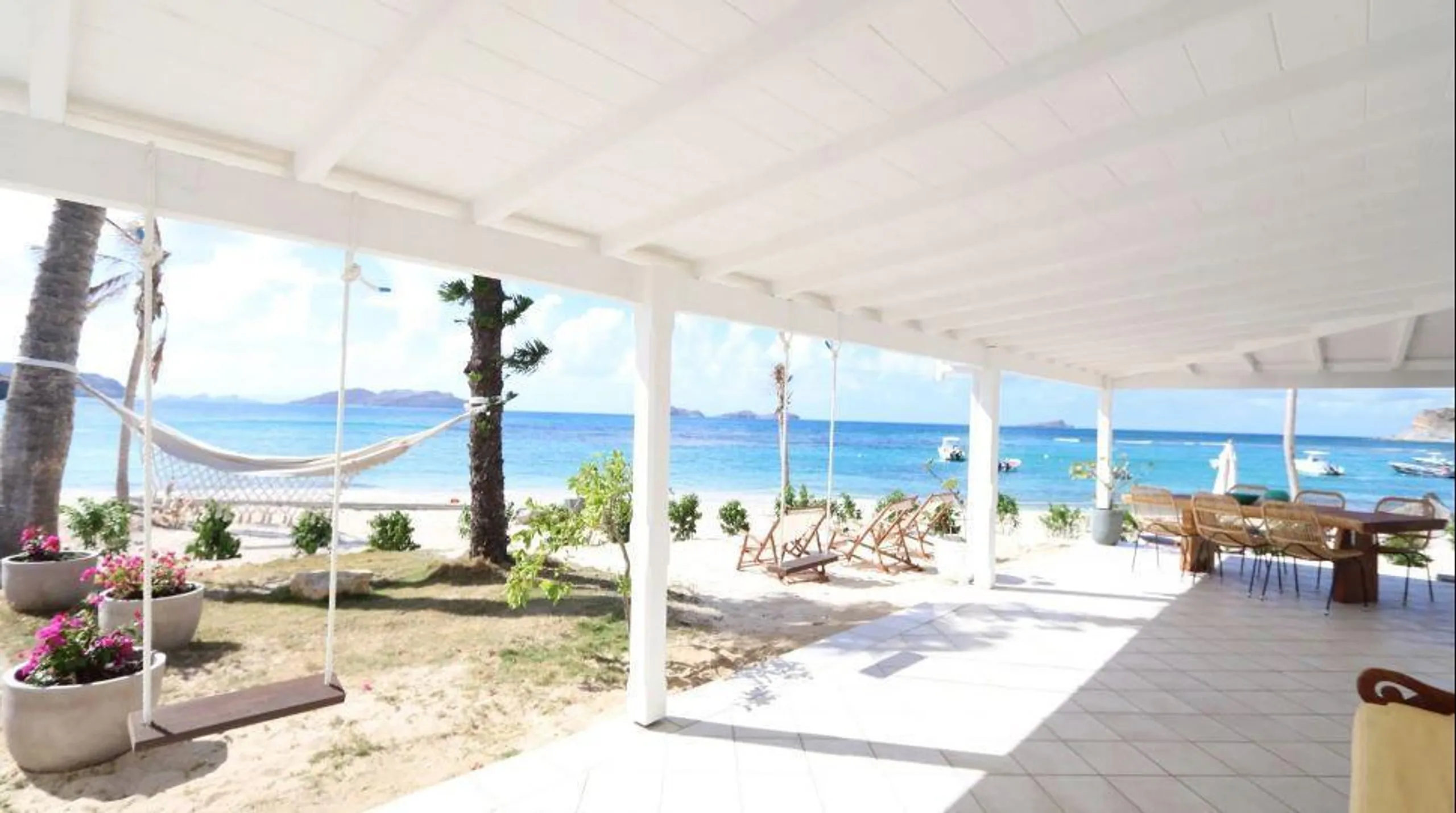 Relaxing Oasis Villa with Ocean Views and a Jacuzzi in St. Barths — photograph 5