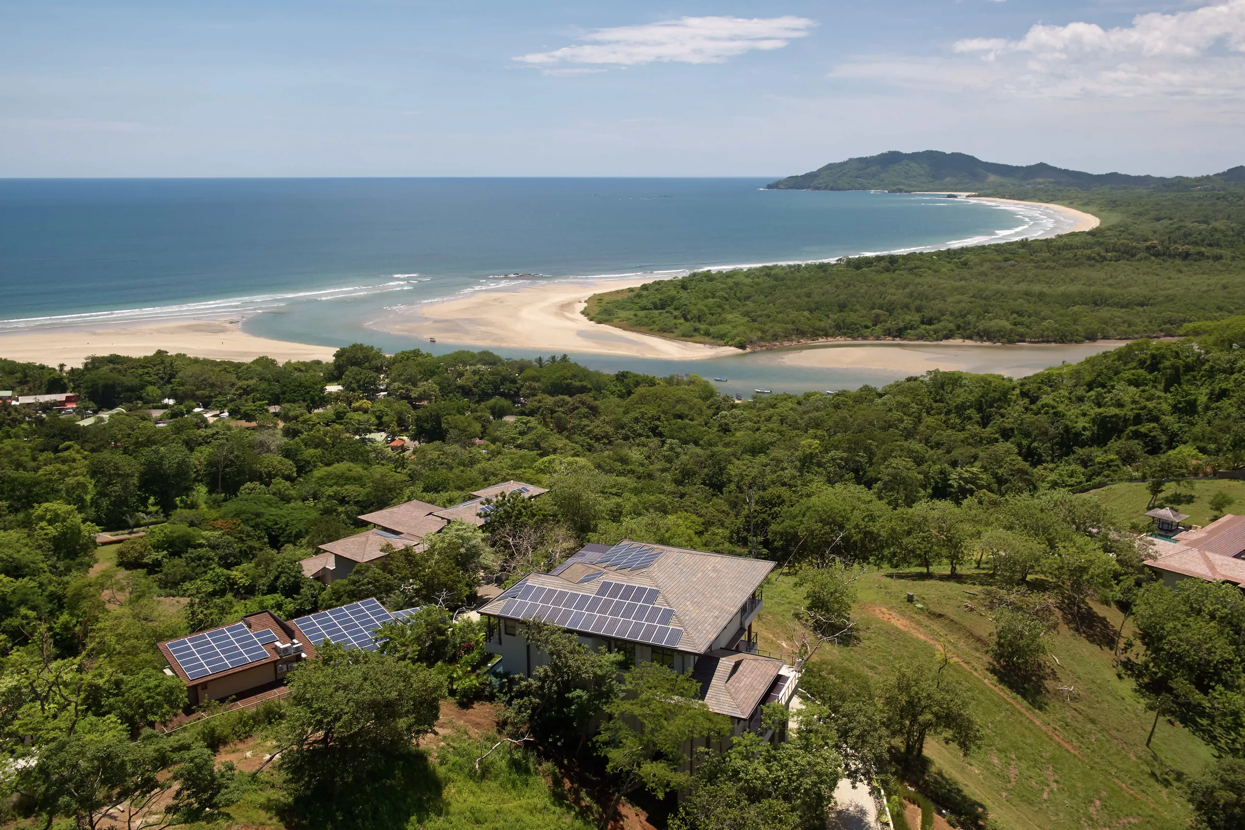 Breathtaking 5 Bedroom Villa with Private Pool, and Ocean Views — photograph 5