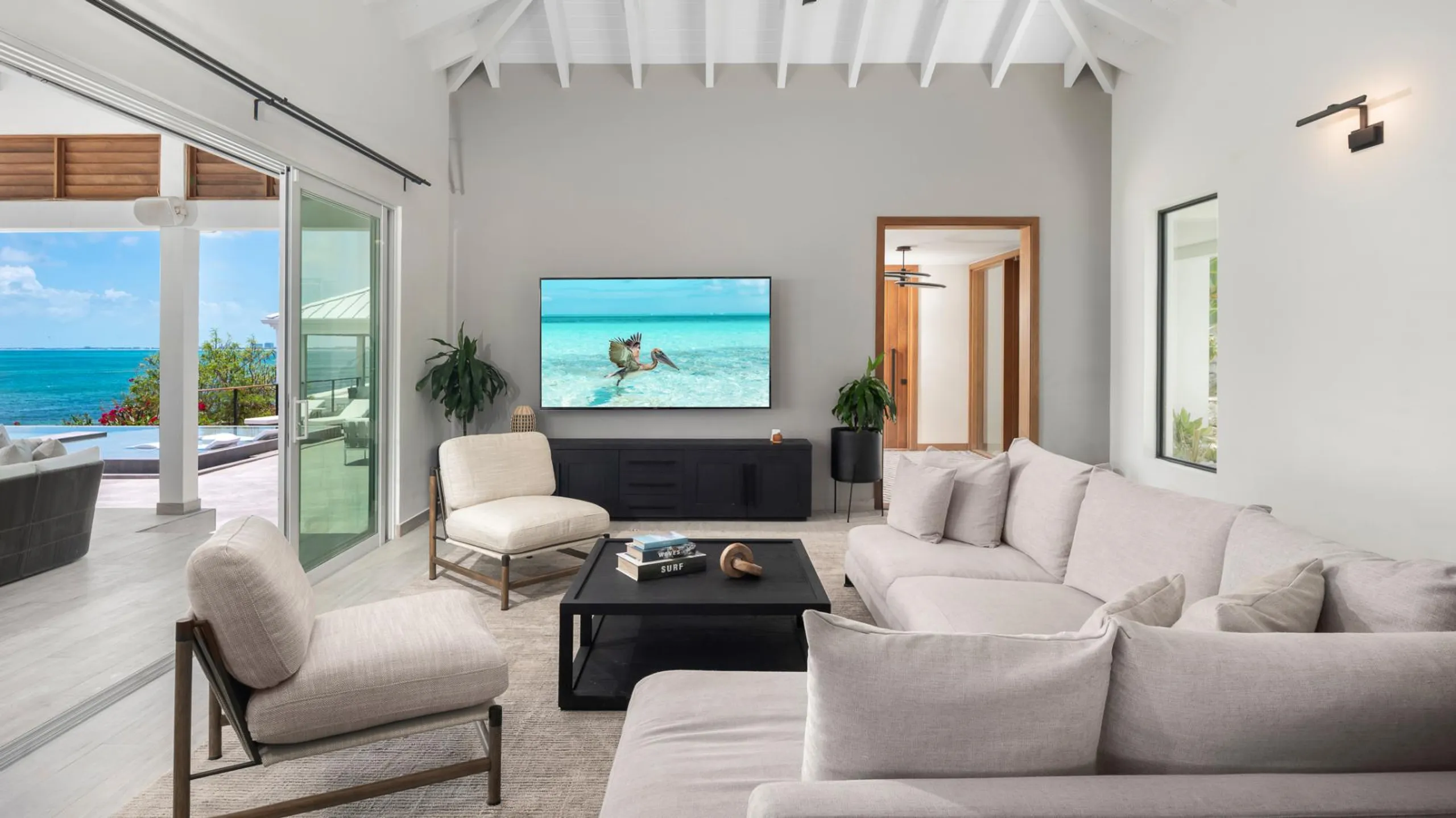 Oceanfront 5BR Estate with Private Pool & Private Ocean Access — photograph 6